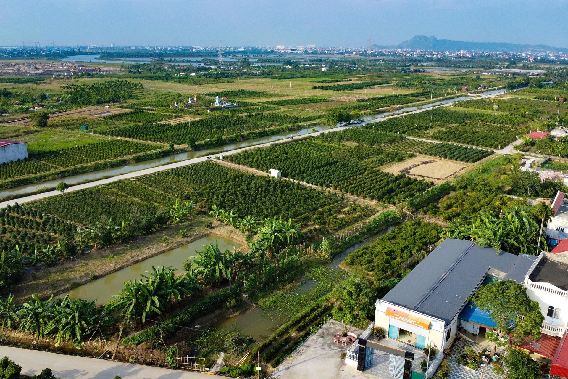 Khi bảng giá đất tăng lên, nhiều khoản chi phí liên quan cũng sẽ chịu tác động. (Ảnh minh họa)