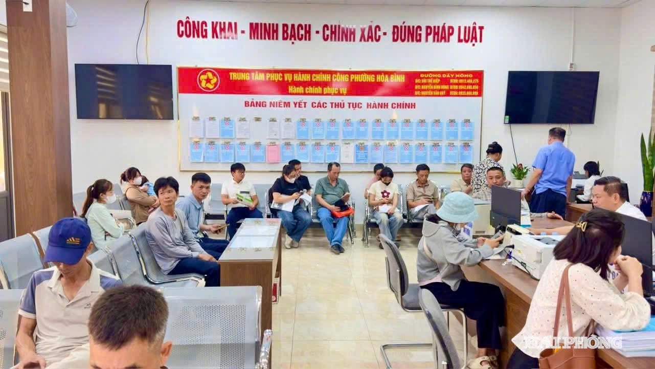 Các xã, phường, đặc khu quyết tâm hiện thực hóa mục tiêu xây dựng chính quyền hiện đại - kiến tạo phục vụ - minh bạch. Ảnh: BÙI HƯƠNG