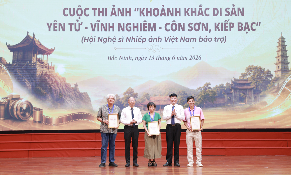 trao-giai-anh.png
