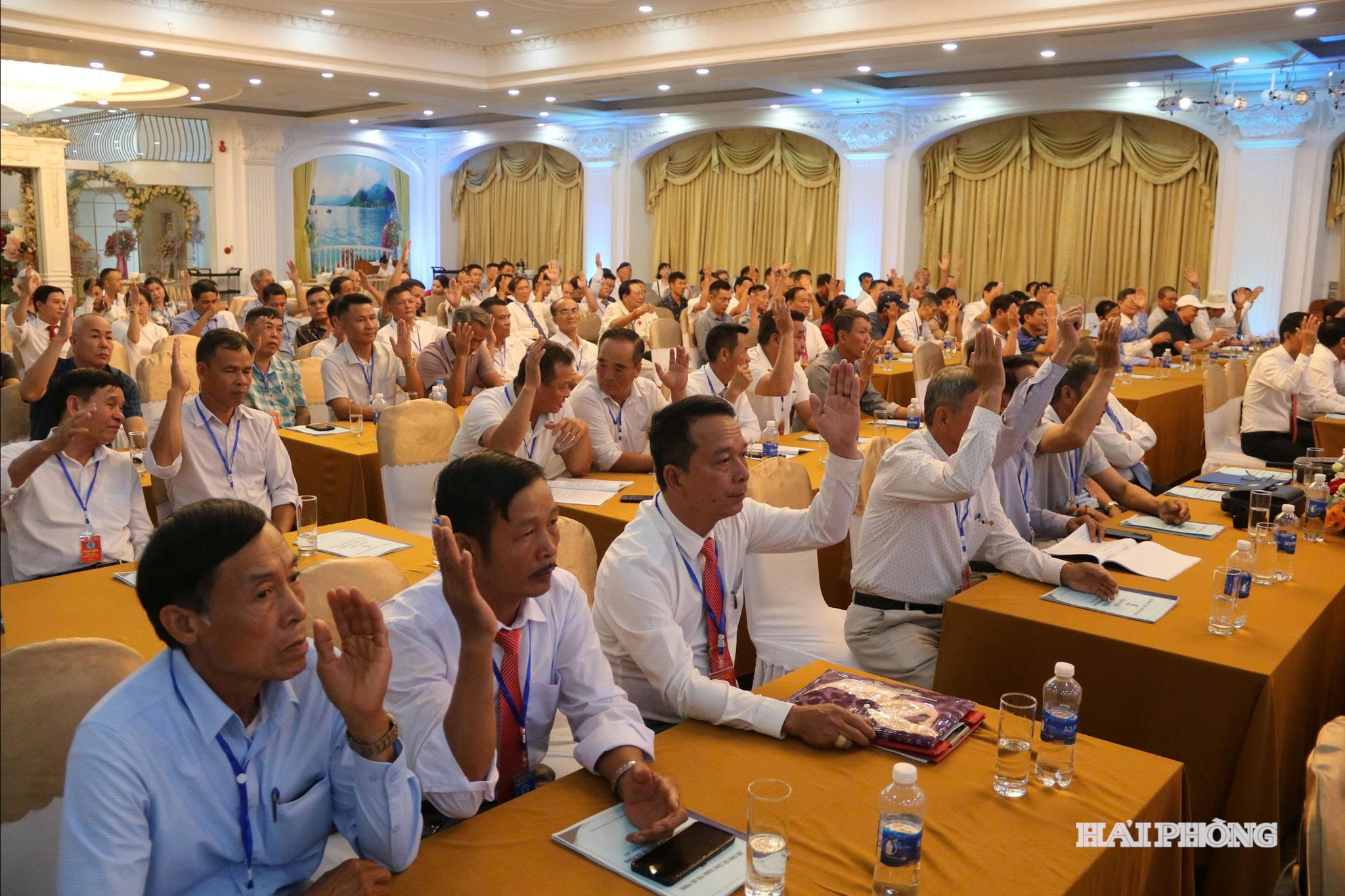 Đại hội biểu quyết
