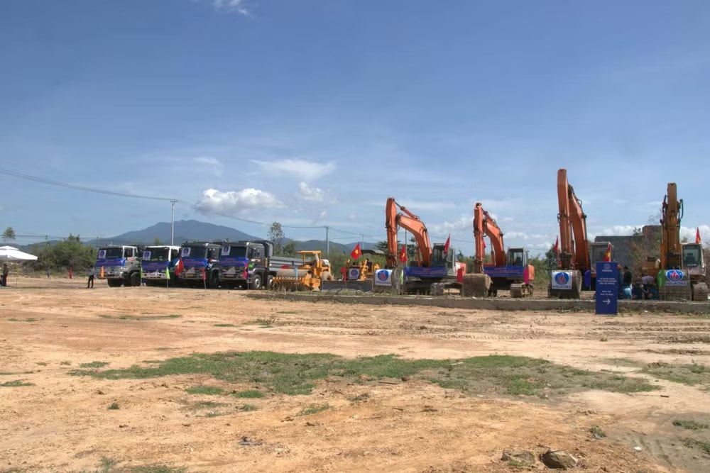 vna-potal-khanh-hoa-khoi-cong-khu-cong-nghiep-doc-da-trang-tao-viec-lam-cho-khoang-16000-lao-dong-8220054.jpg