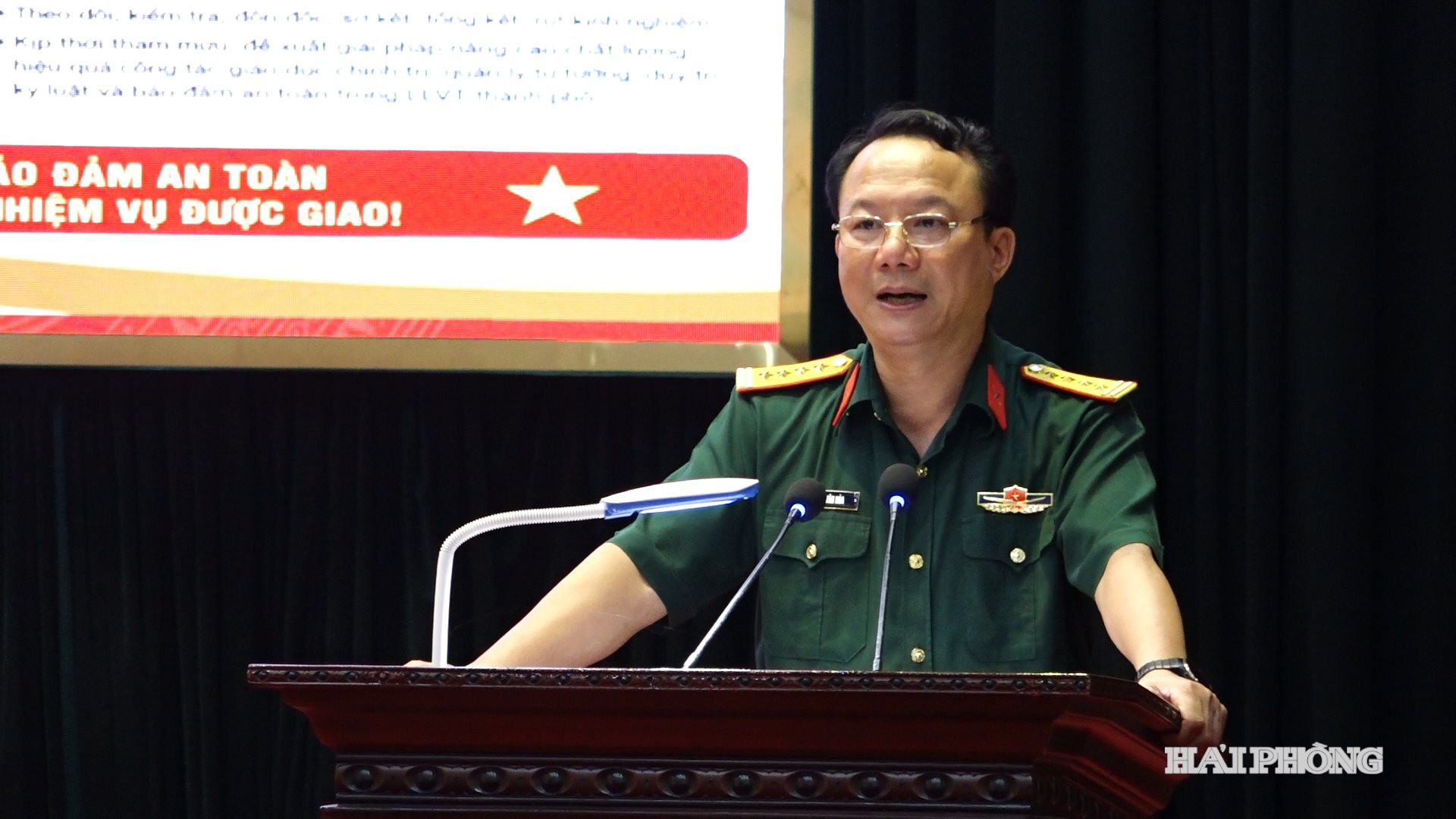 quan-su-thanh-pho-2.jpg