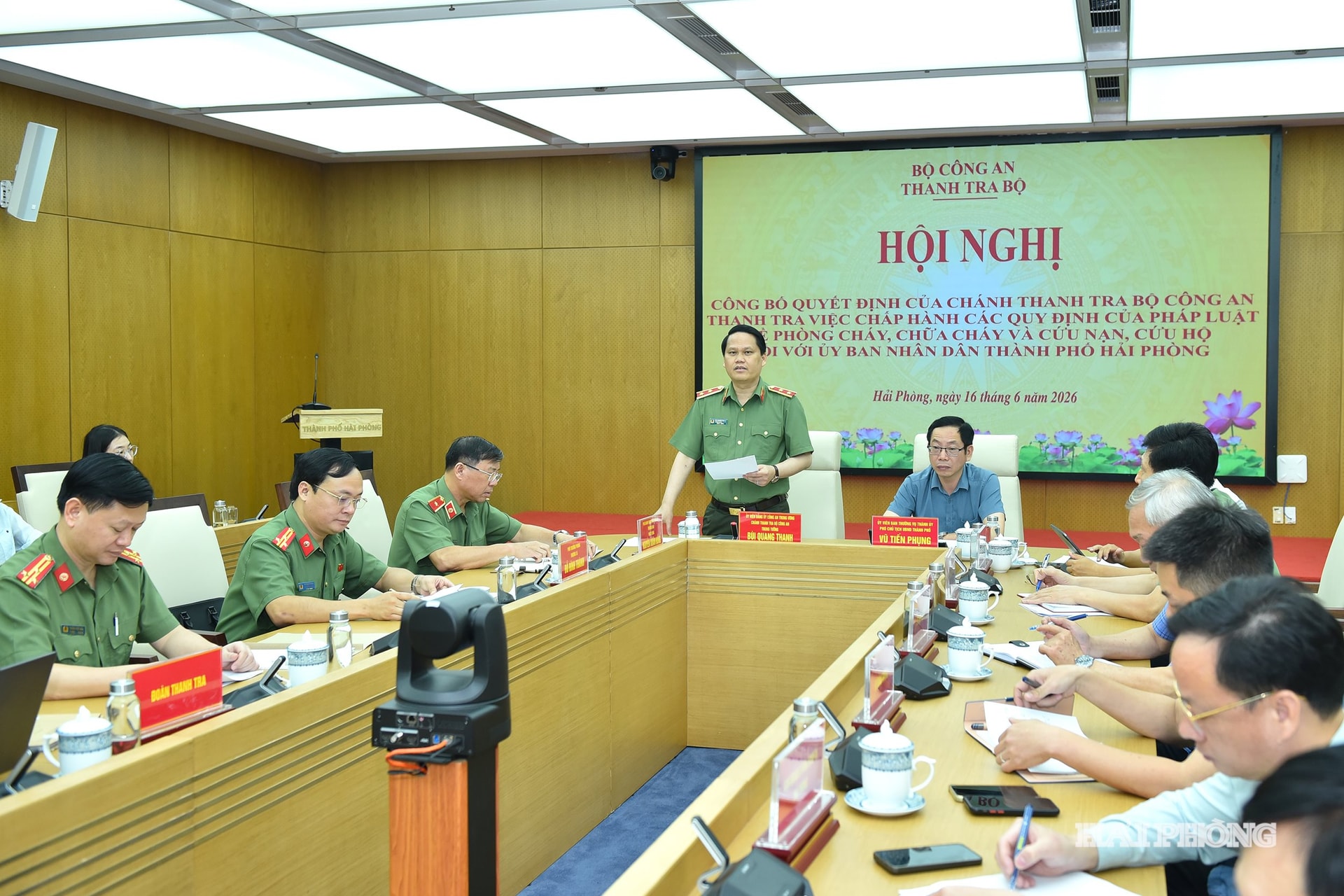 Trung tướng Bùi Quang Thanh, Chánh Thanh tra Bộ Công an phát biểu tại hội nghị.