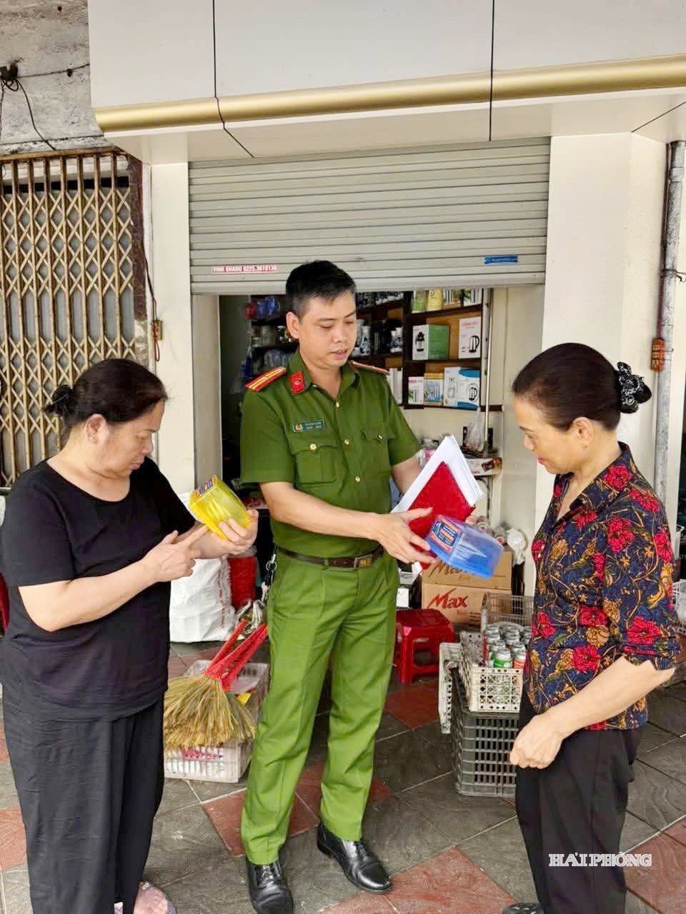 cong-an-phuong-hong-bang.jpg