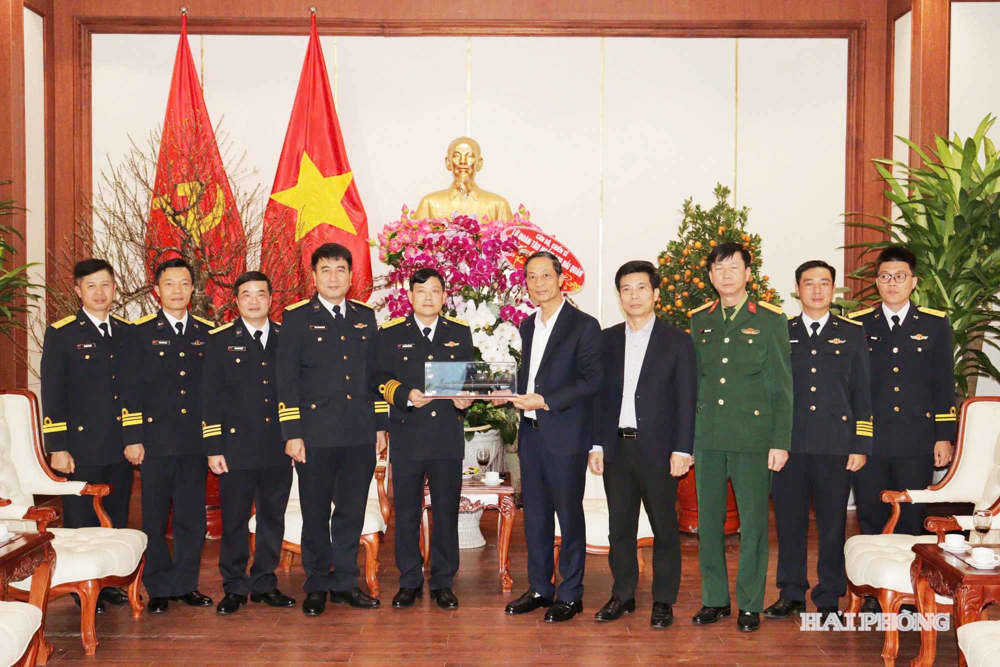 tau-ngam-hai-phong-01.jpg