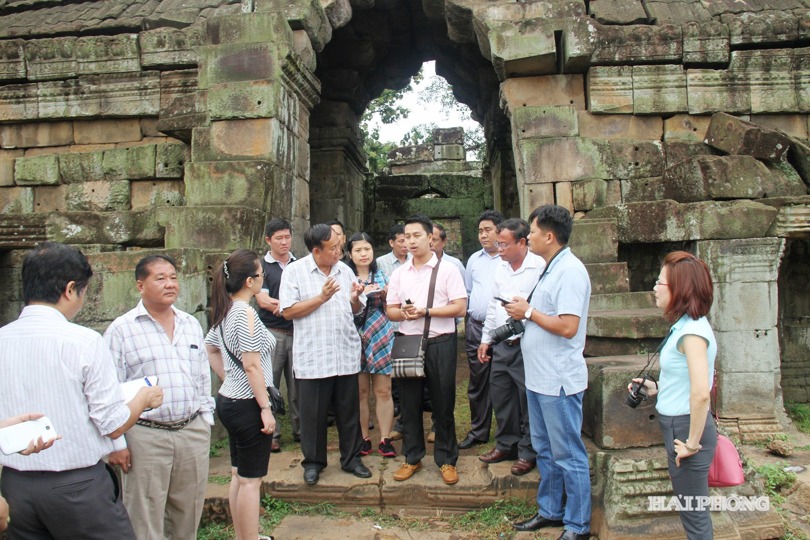 doan-cong-tac-110c95b716c954837b1d9c4a6defa815.jpg
