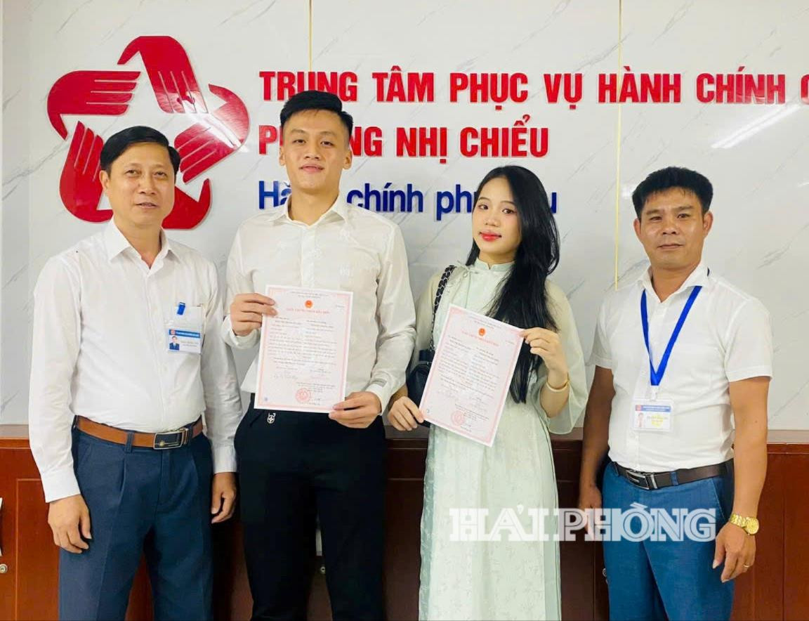 phuong-nhi-chieu-trao-giay-1-.jpg