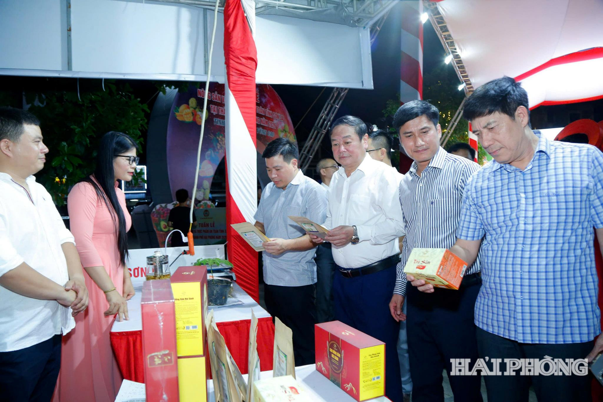 Tuần lễ nông sản và thực phẩm an toàn tỉnh Sơn La tại thành phố Hải Phòng năm 2026 có quy mô 24 gian hàng, với nhiều sản phẩm đặc trưng của tỉnh Sơn La.