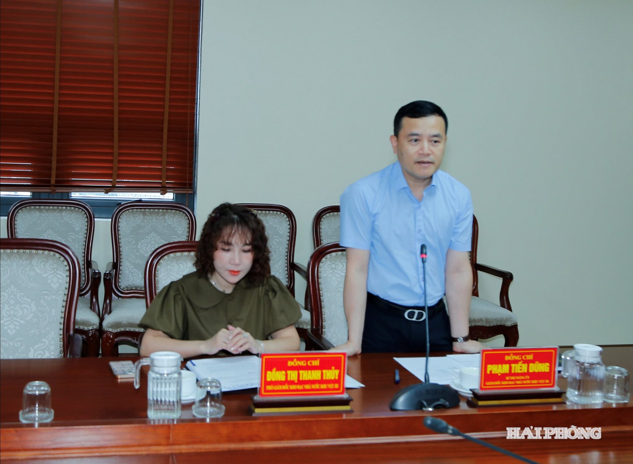 Đồng chí Phạm Tiến Dũng, Bí thư Đảng ủy, Giám đốc Kho bạc Nhà nước khu vực 3 phát biểu tại cuộc làm việc.
