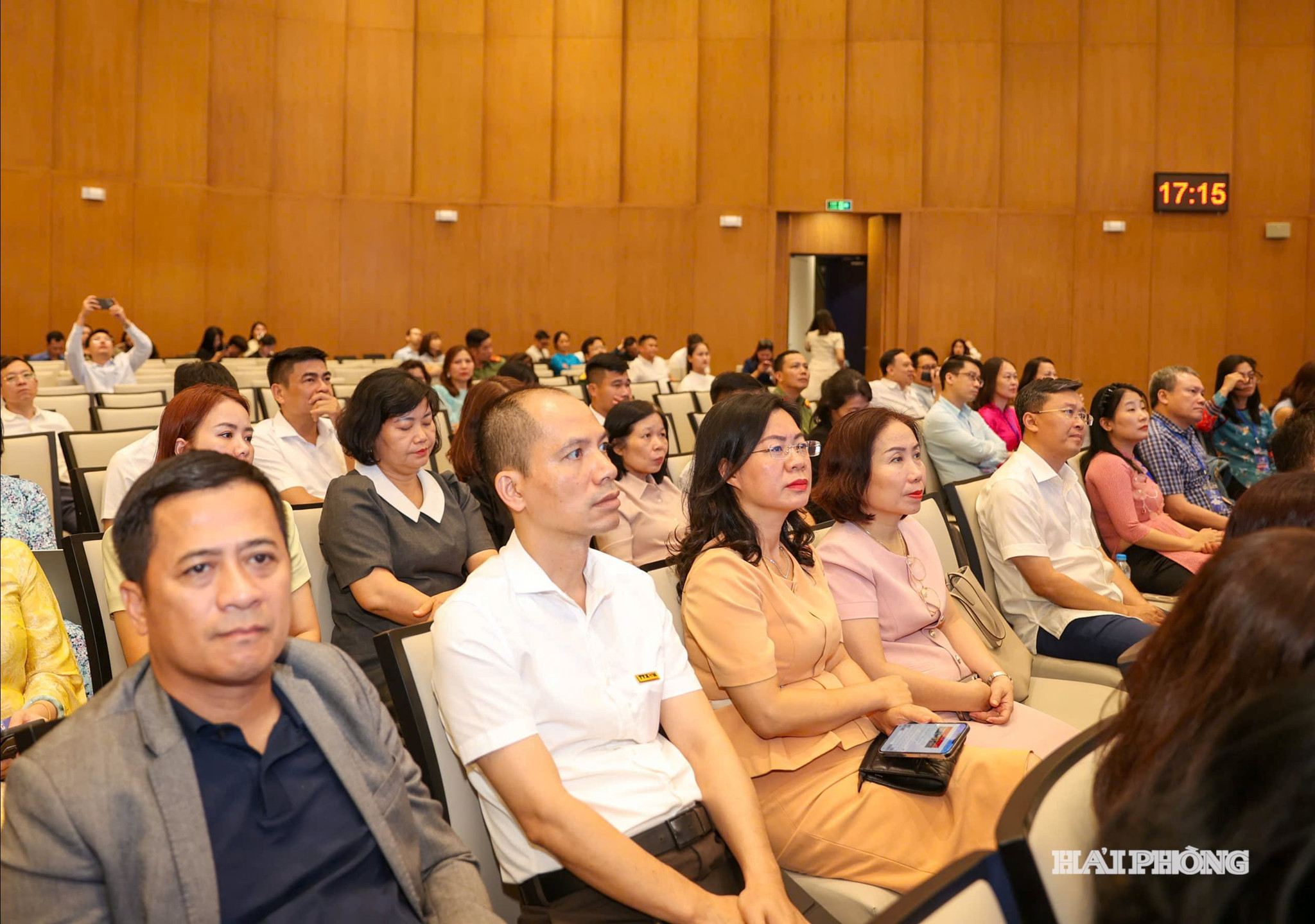 Diễn đàn báo chí thu hút sự tham gia của đông đảo lanh