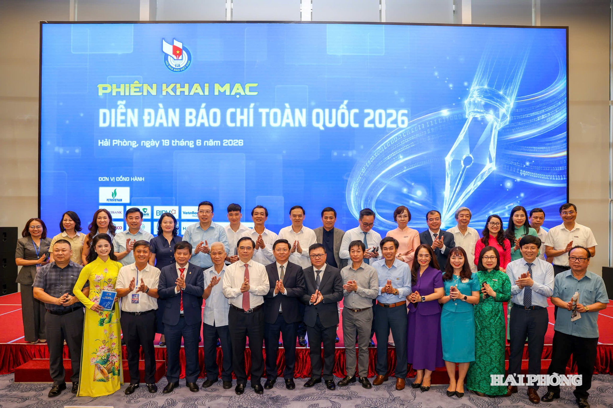 bao chi 4