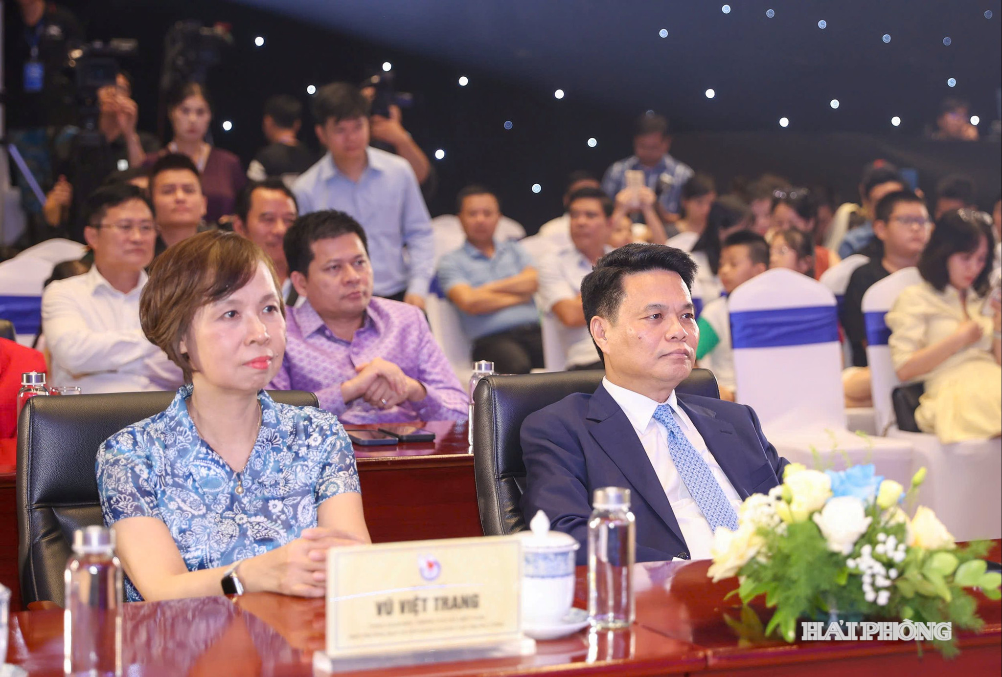 Các đại biểu dự chương trình 1