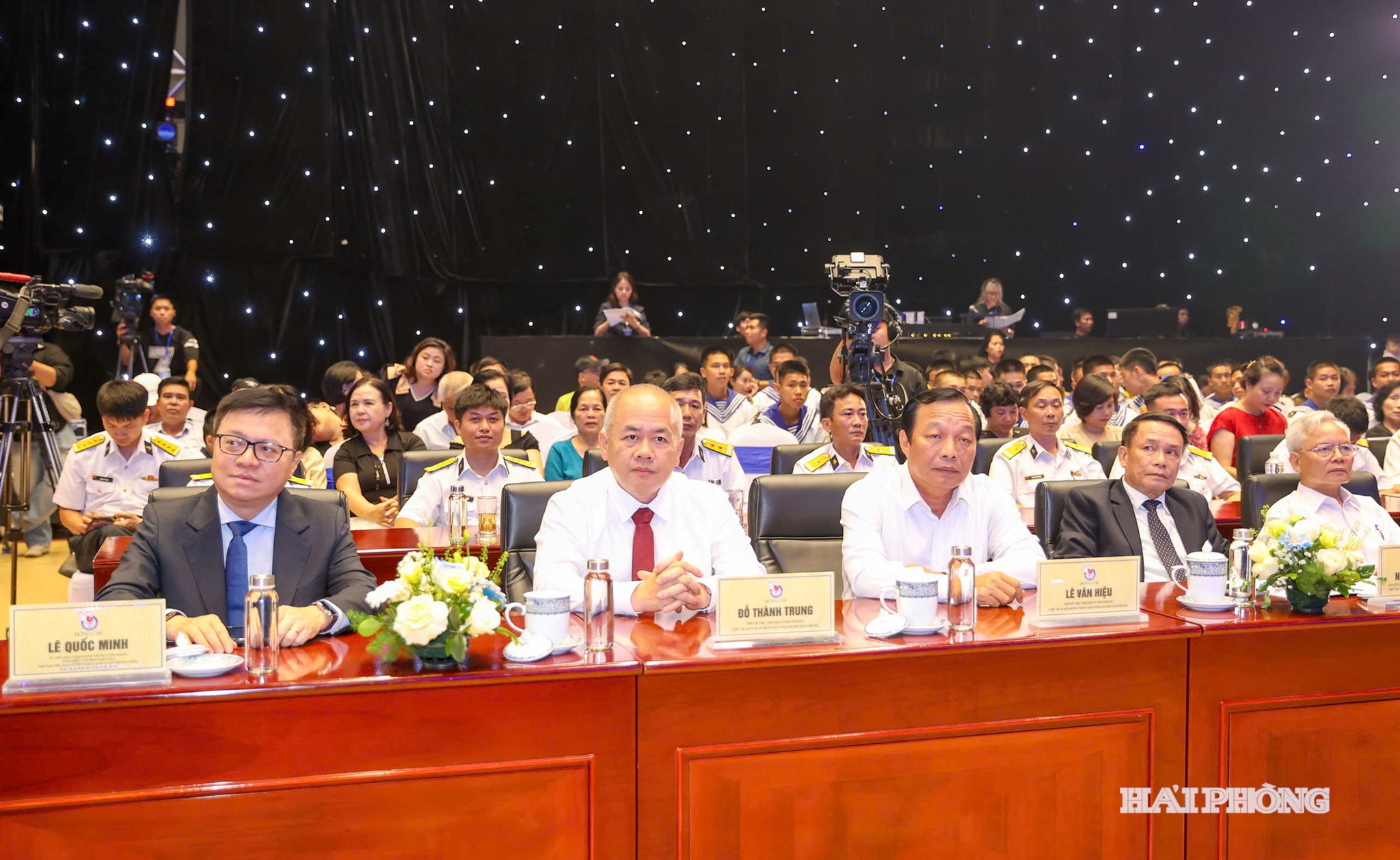 Các đại biểu dự chương trình