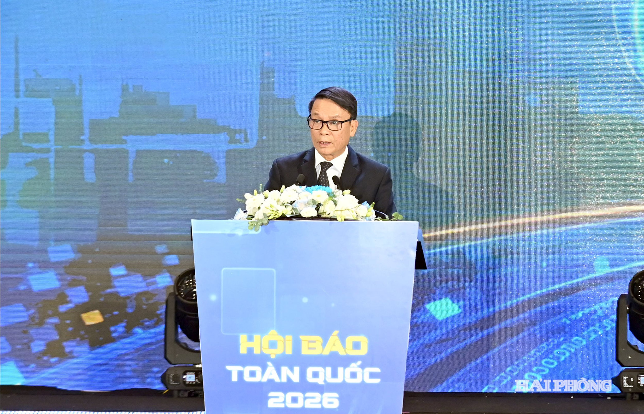 khai-mac.jpg