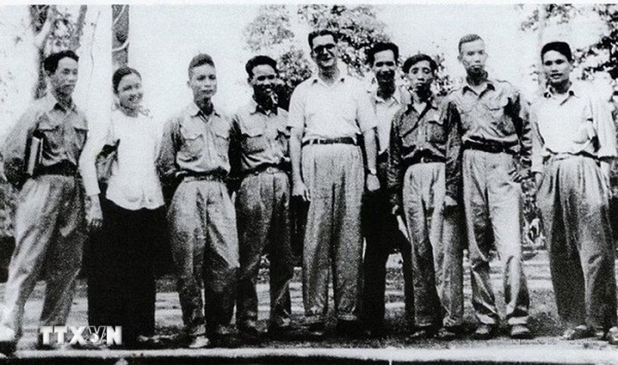 ttxvn-2004-hoi-nha-bao-vi-the-doi-song-xa-hoi-17.jpg
