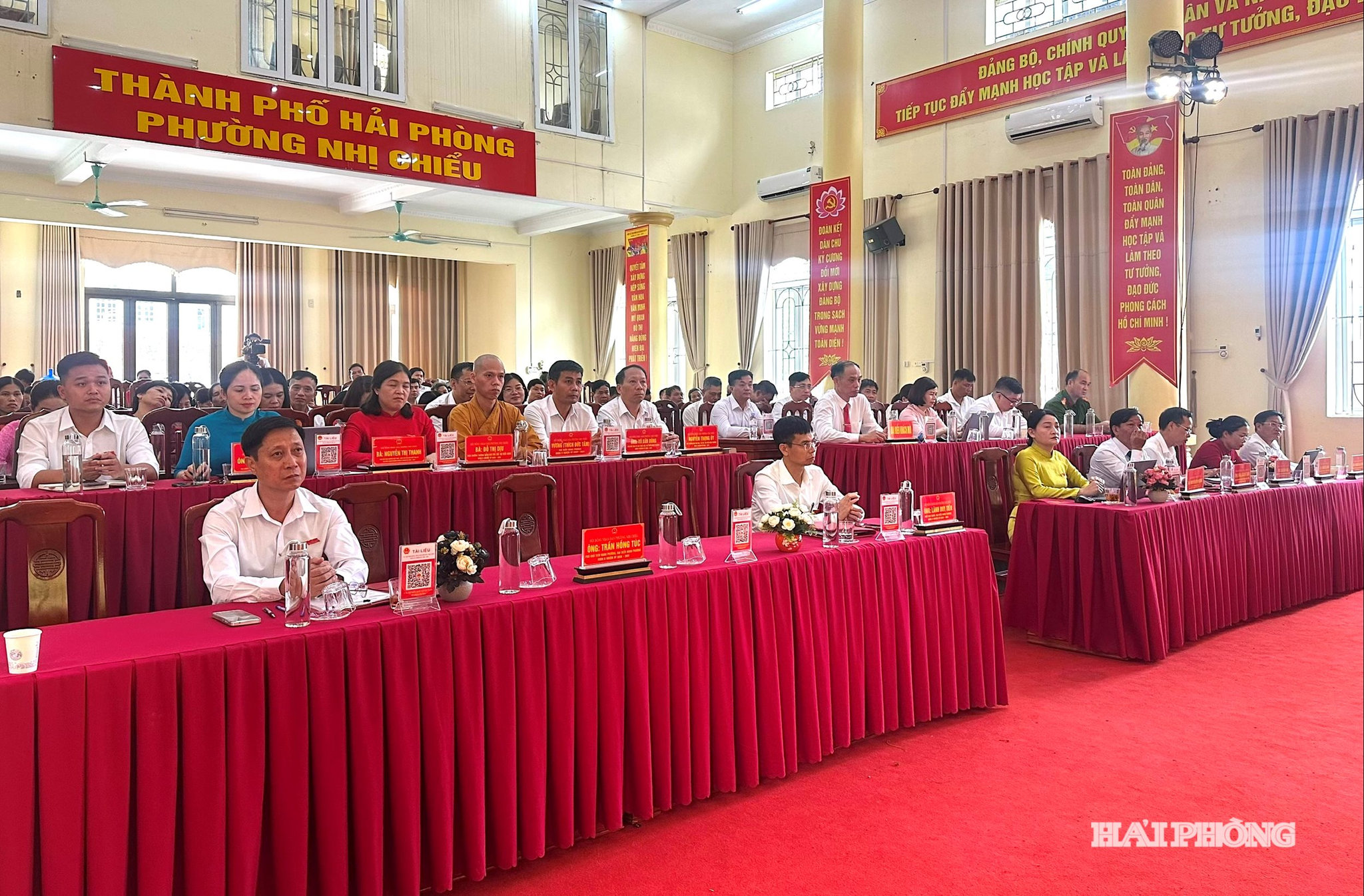 nhi-chieu.jpg