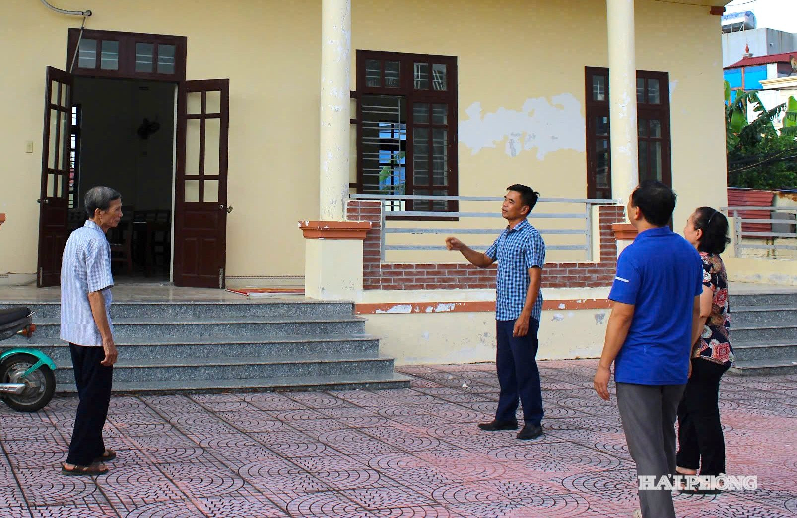Mỗi thôn, tổ dân phố được bố trí 3 chức danh người hoạt động không chuyên trách, gồm: Bí thư Chi bộ; trưởng thôn, tổ trưởng tổ dân phố; trưởng Ban Công tác Mặt trận (ảnh minh họa)
