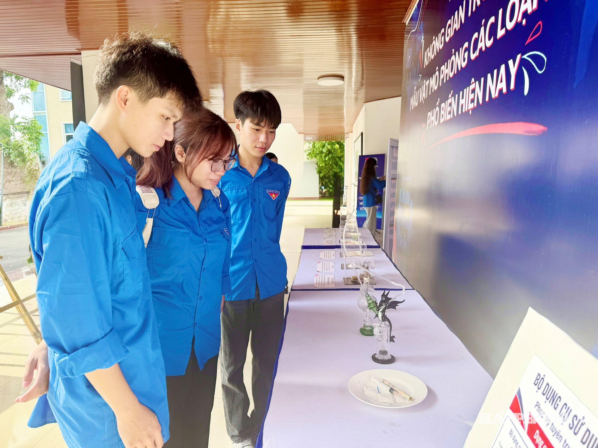 doan-vien-thanh-nien-02.jpg