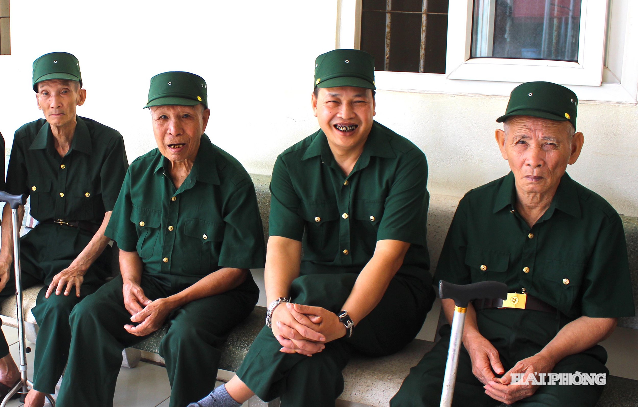 nguoi-co-cong.jpg