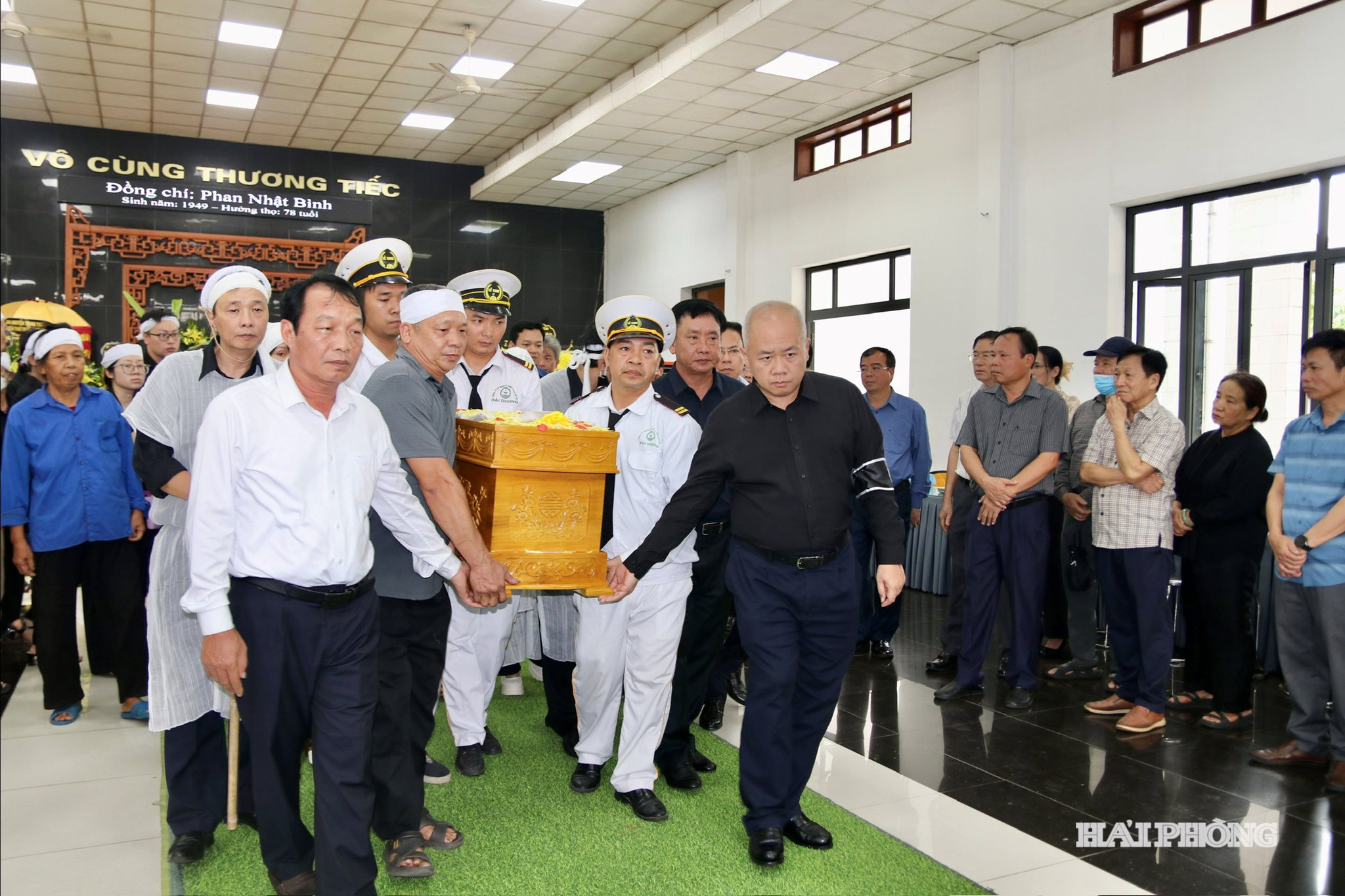 dua-tien-linh-cuu.jpg