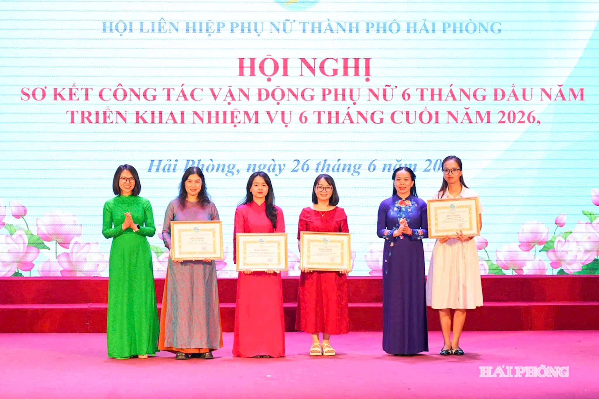 phu nu 6