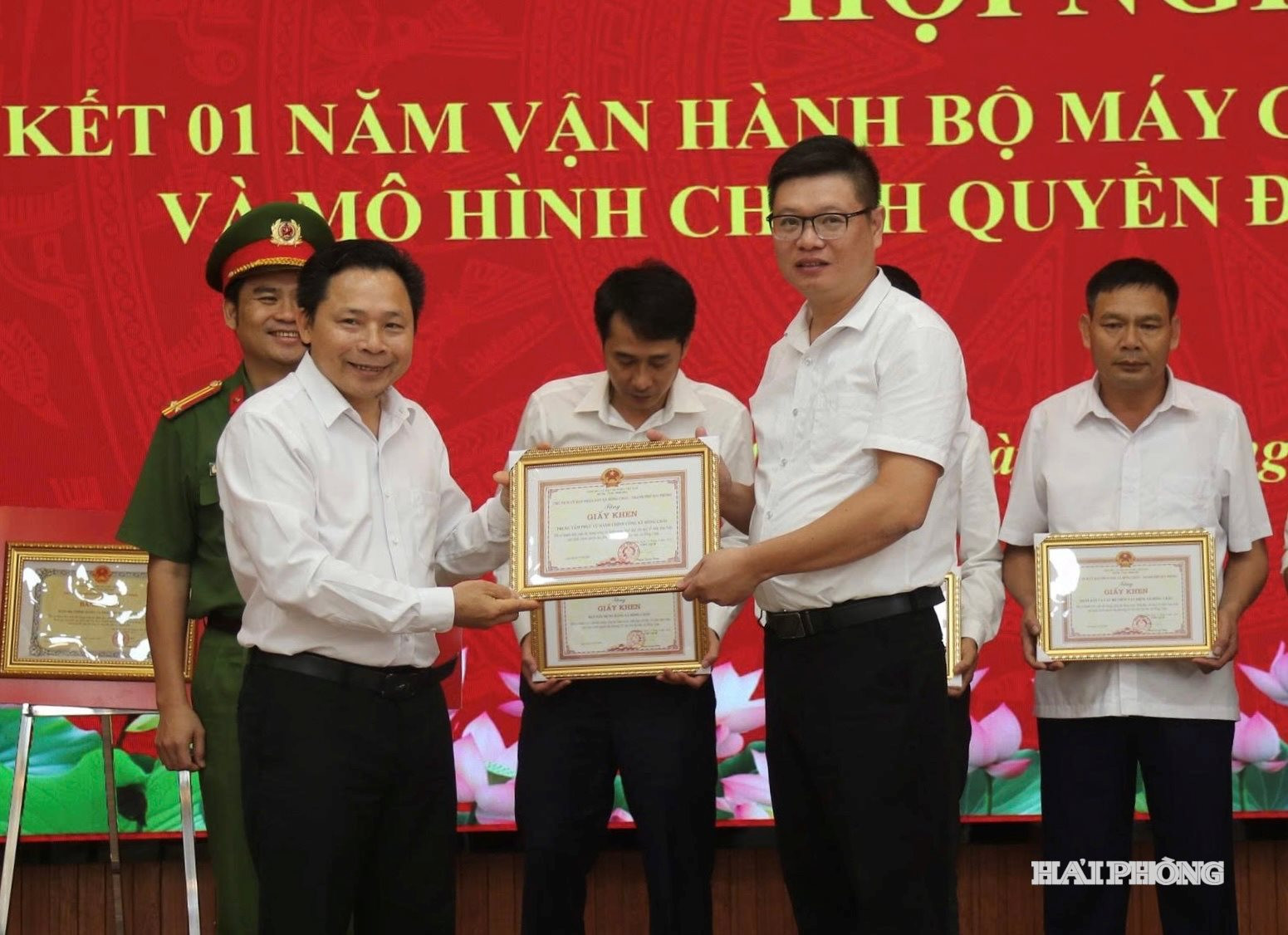 khen-thuong.jpg