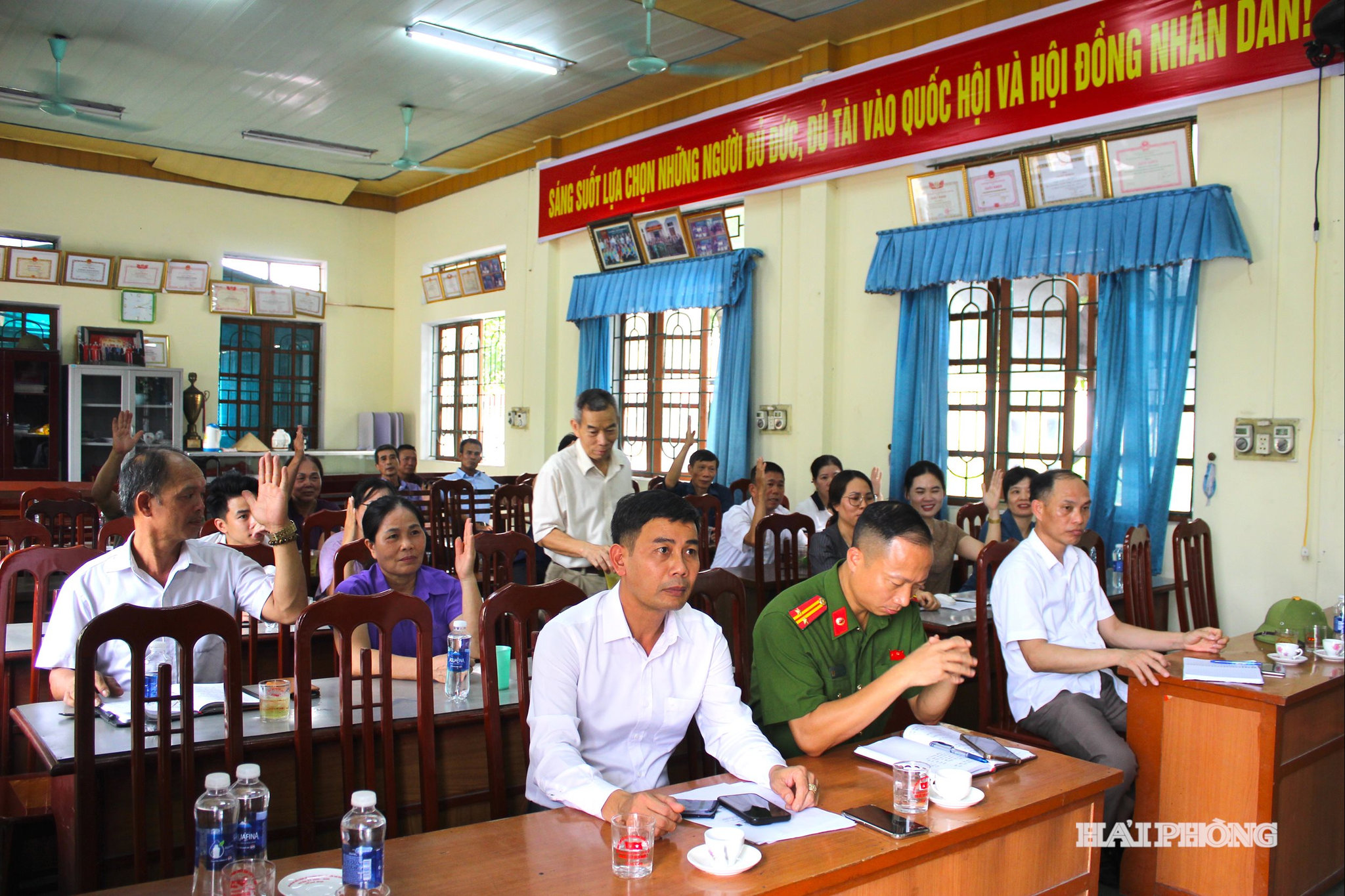 nhi-chieu.jpg