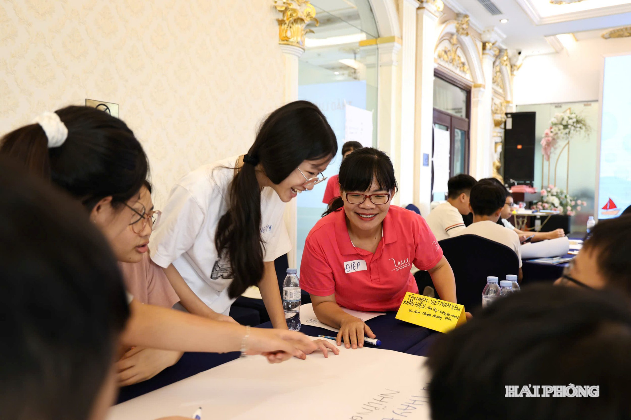 Thông qua tình huống giả định, các học viên được rèn luyện tư duy phản biện, học cách tôn trọng sự khác biệt, đưa ra quyết định an toàn và dũng cảm lên tiếng trước các hành vi sai lệch trong cuộc sống.
