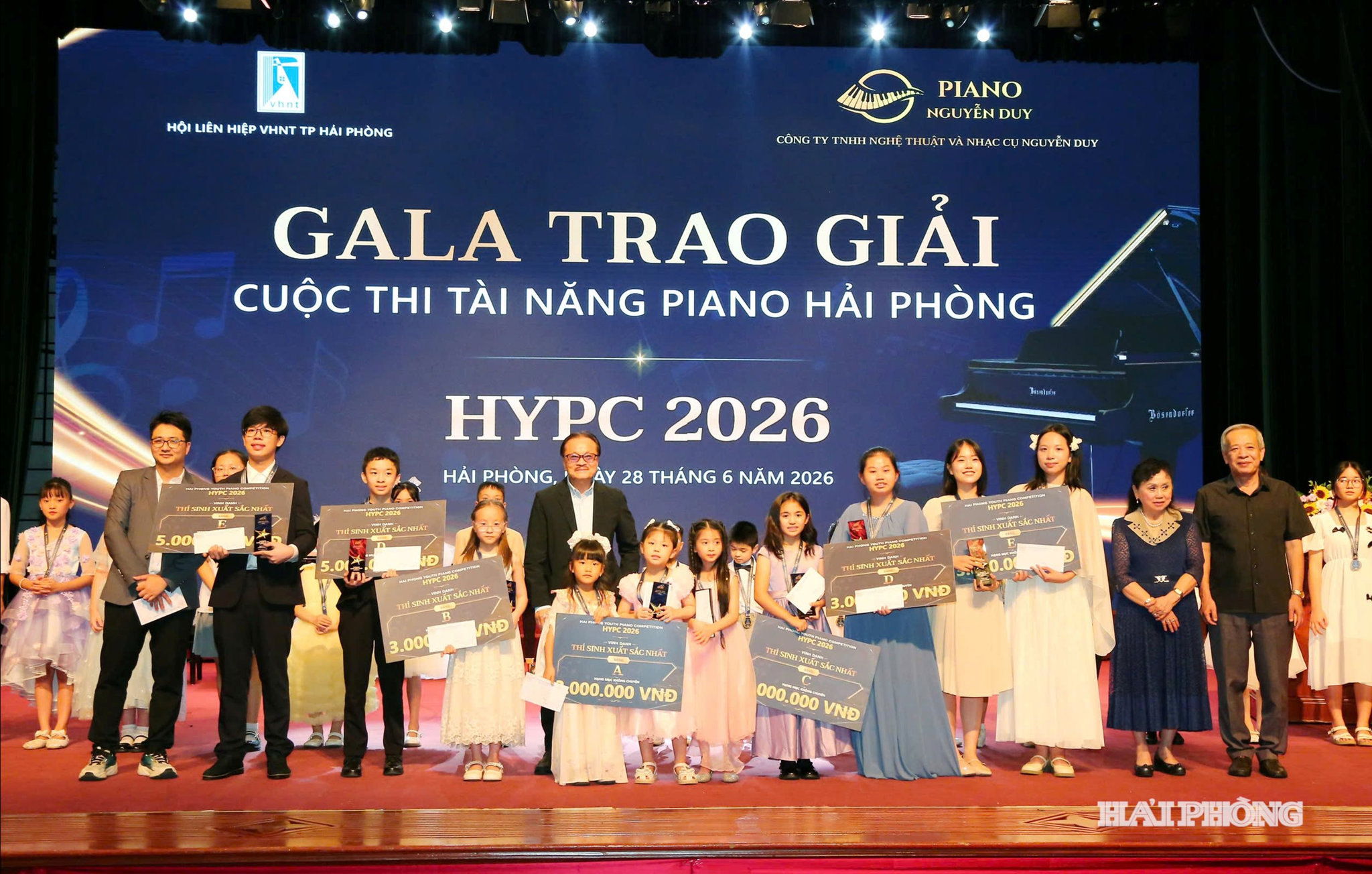 xuất sắc