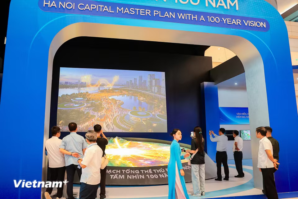 Sáng 29/6/2026, Ủy ban Nhân dân thành phố Hà Nội tổ chức Hội nghị công bố Quy hoạch tổng thể Thủ đô Hà Nội tầm nhìn 100 năm và xúc tiến đầu tư năm 2026 tại Trung tâm Hội nghị quốc gia (Hà Nội). (Ảnh: Hoài Nam/Vietnam+)