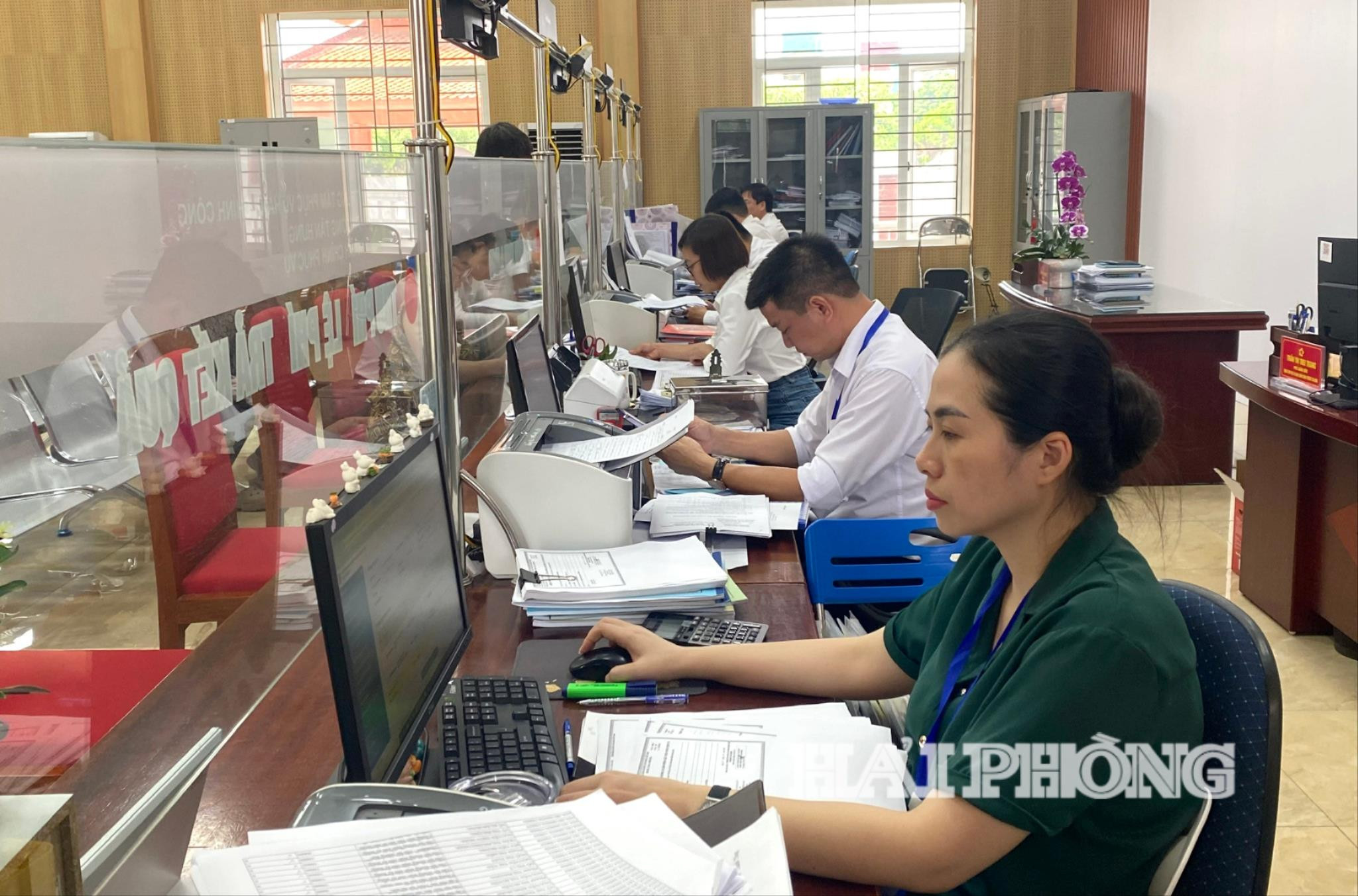 Đến hết tháng 5/2026, tỷ lệ hài lòng trong tiếp nhận, giải quyết thủ tục hành chính của thành phố đạt 98,77%.
