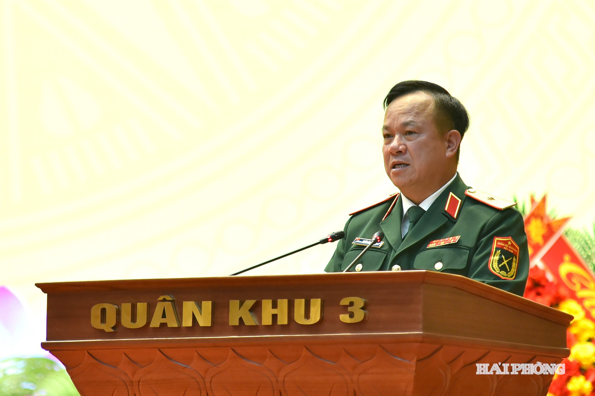 Thiếu tướng Khúc Thành Dư, Phó Chính uỷ Quân khu 3 phát biểu tại lễ kỷ niệm.