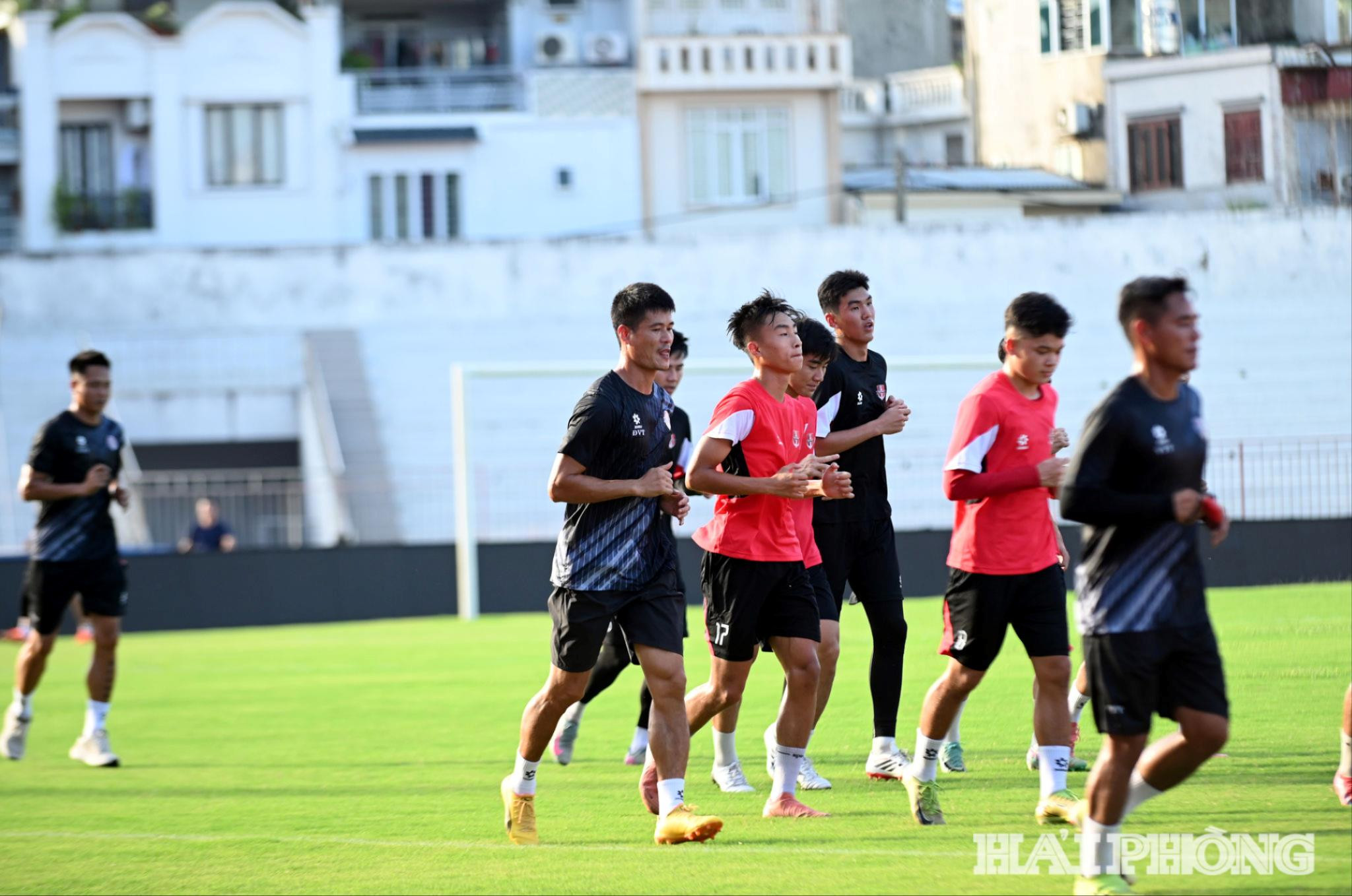 clb-hai-phong-tap6(1).jpg