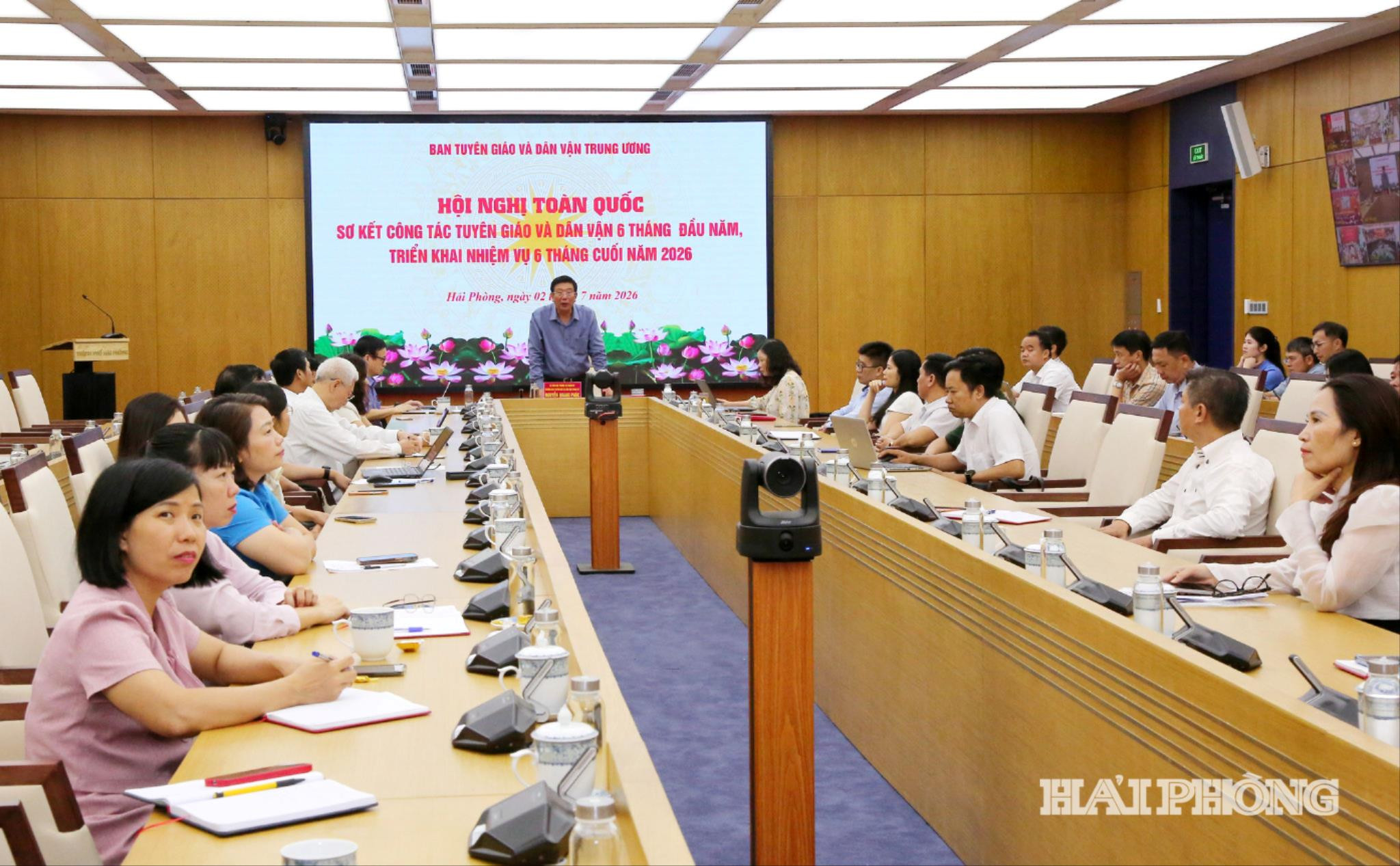 Đồng chí Nguyễn Quang Phúc, Ủy viên BTV, Trưởng ban Tuyên giáo và Dân vận Thành ủy phát biểu tham luận tại điểm cầu thành phố Hải Phòng