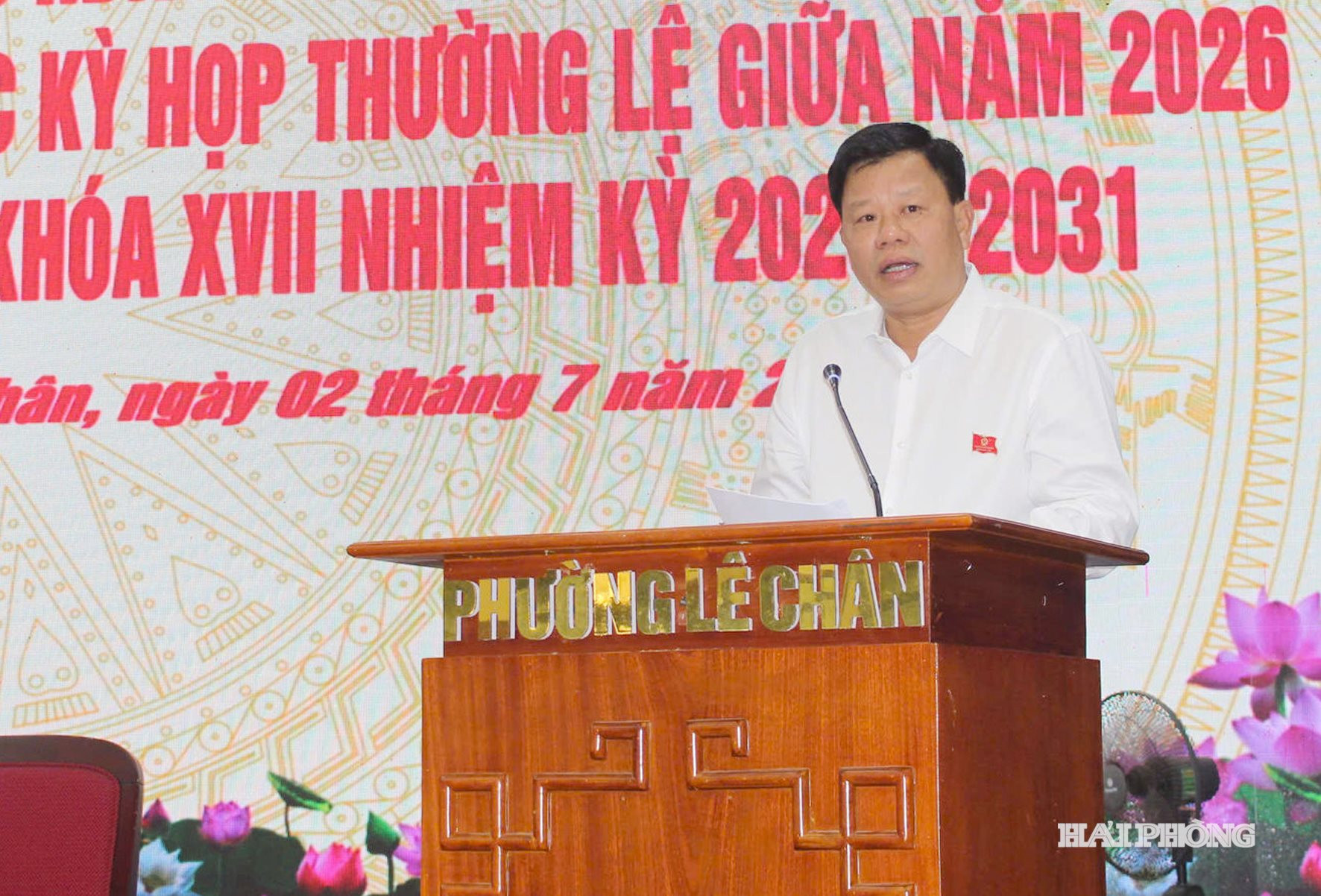 le tủng kien