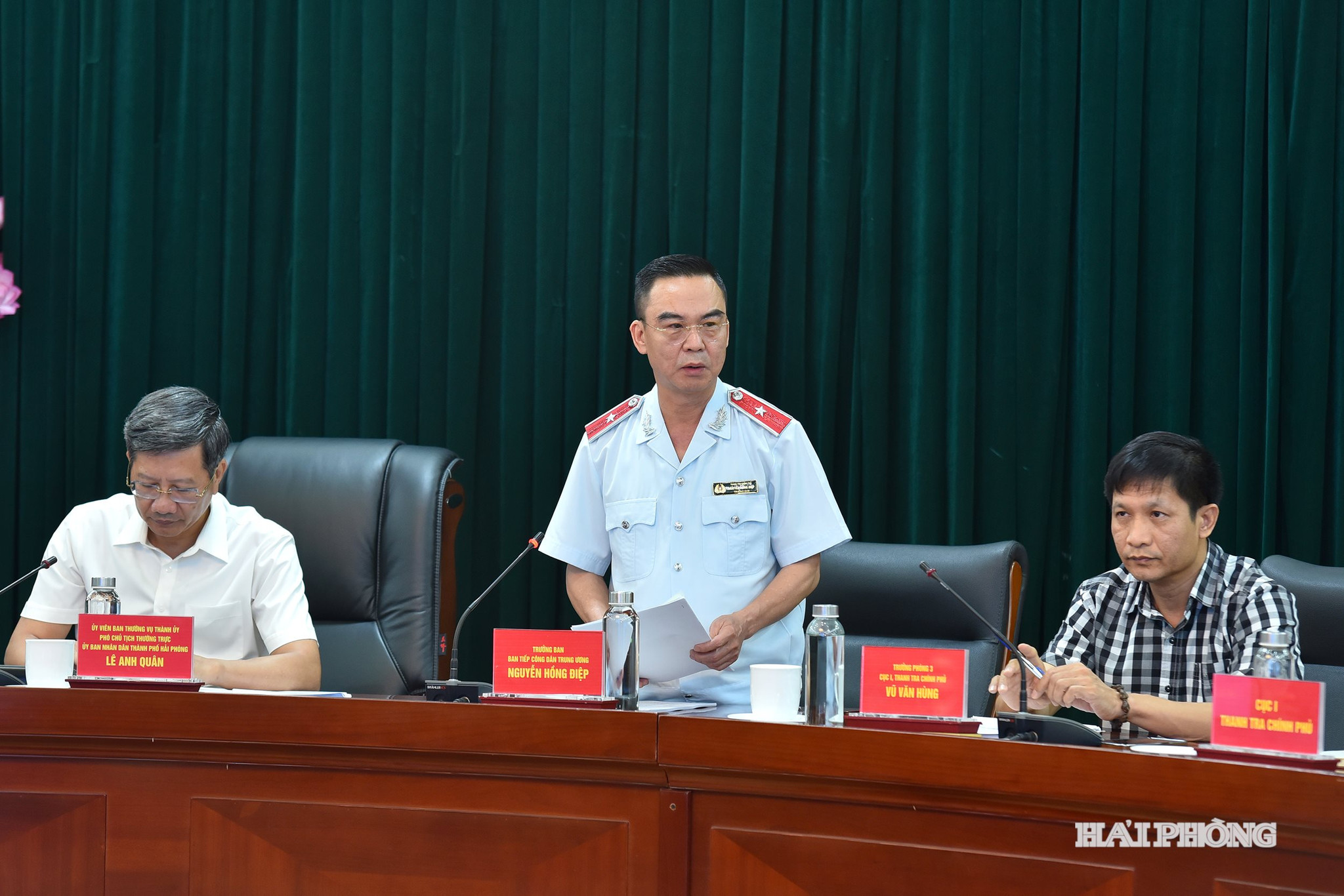Đồng chí Nguyễn Hồng Điệp, Trưởng Ban Tiếp công dân Trung ương phát biểu tại cuộc làm việc.
