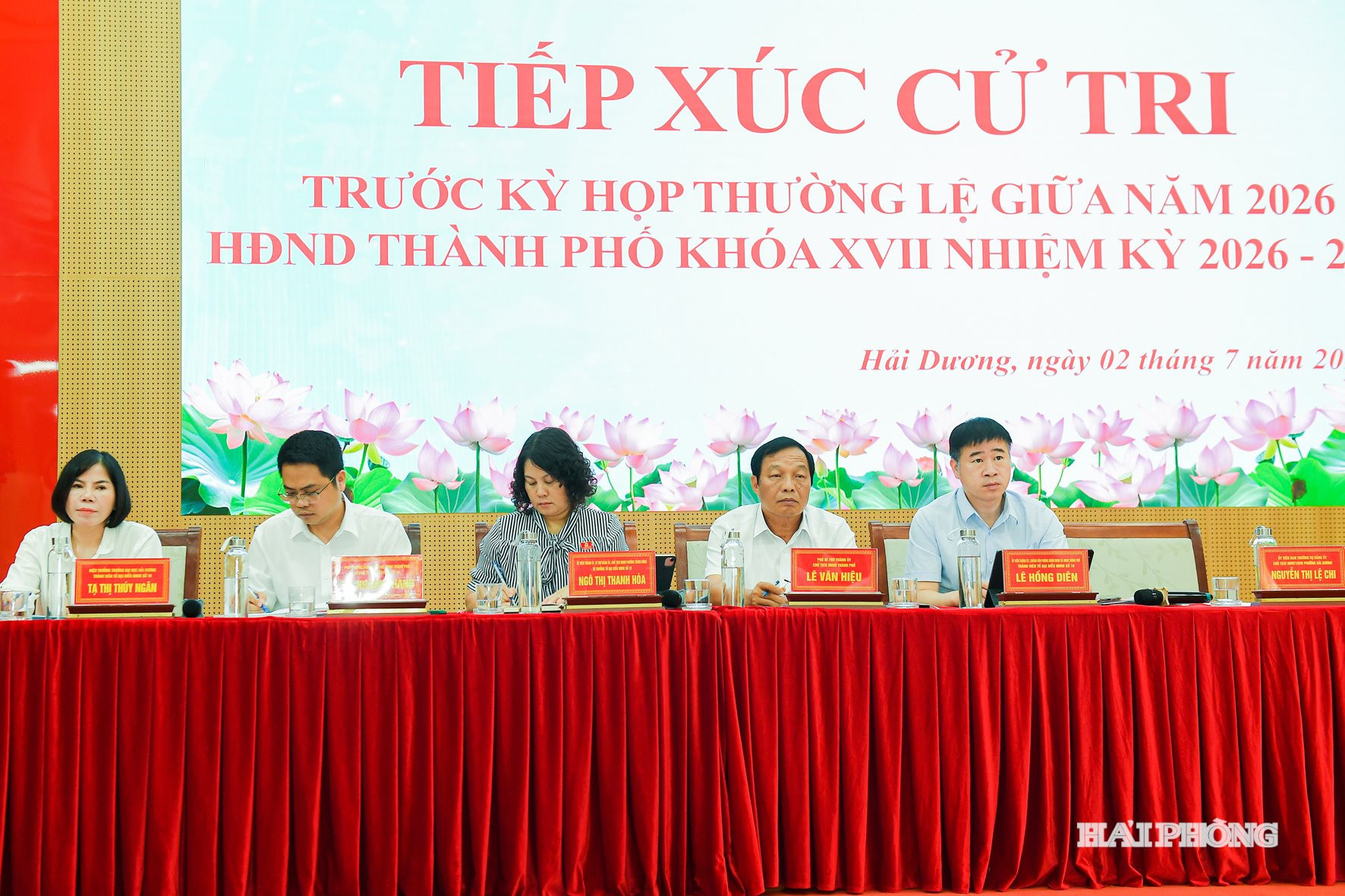 tiep-xuc-cu-tri(1).jpg