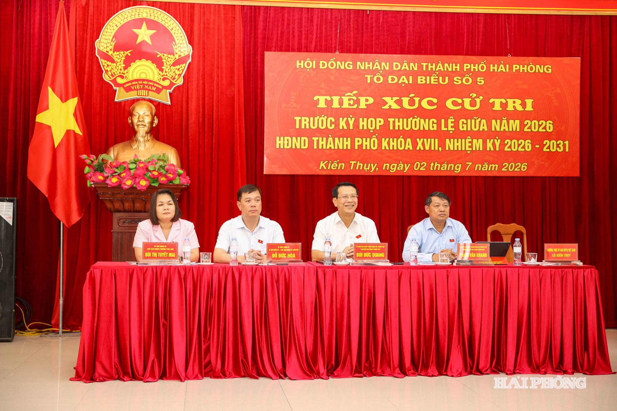 Các đồng chí đại biểu HĐND tổ đại biểu số 5