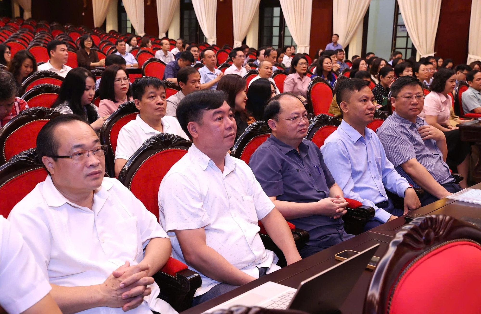 dai-bieu-1783049458558783723093.jpg