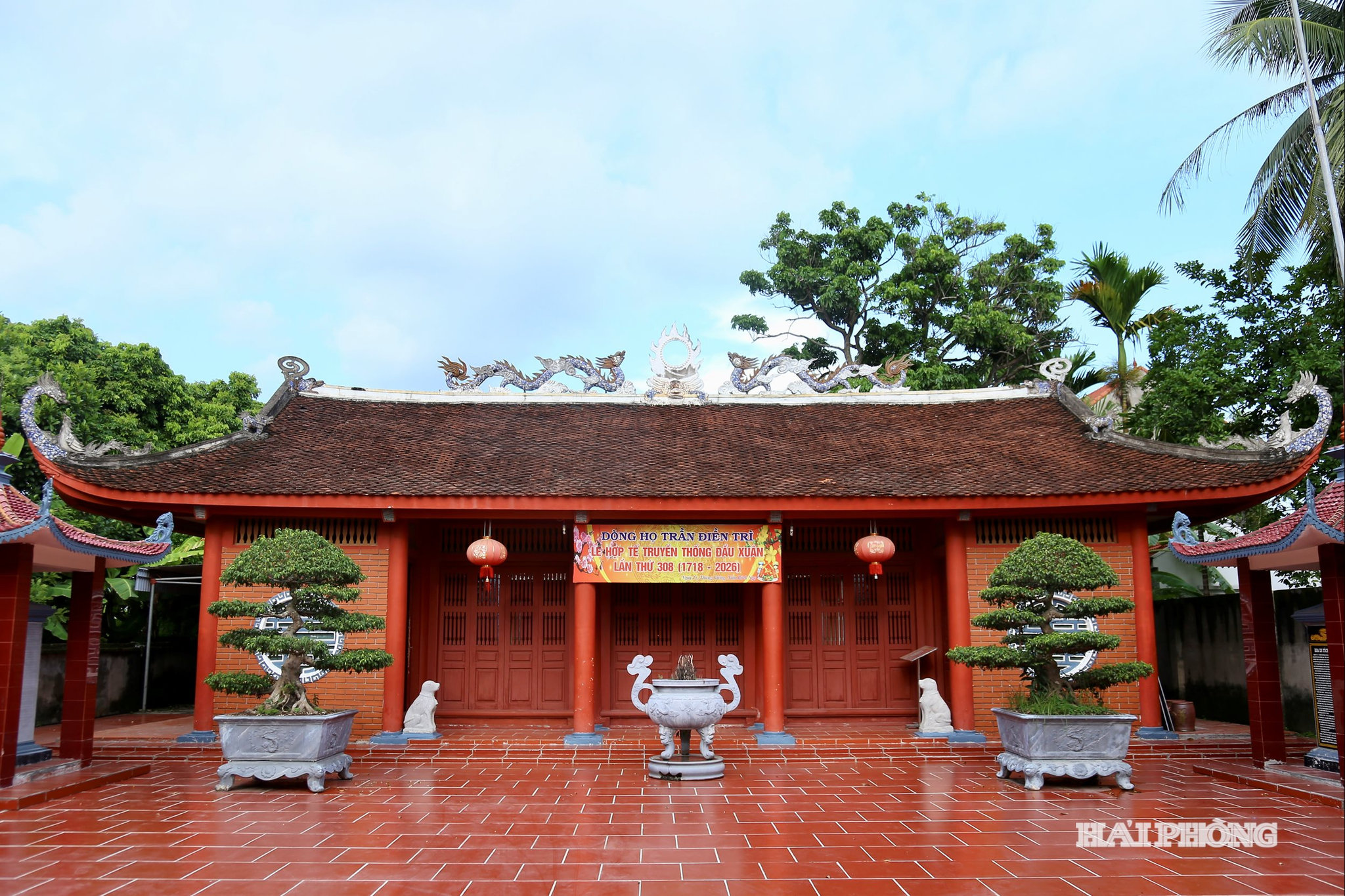 dong-ho-tran-dien-tri1.jpg
