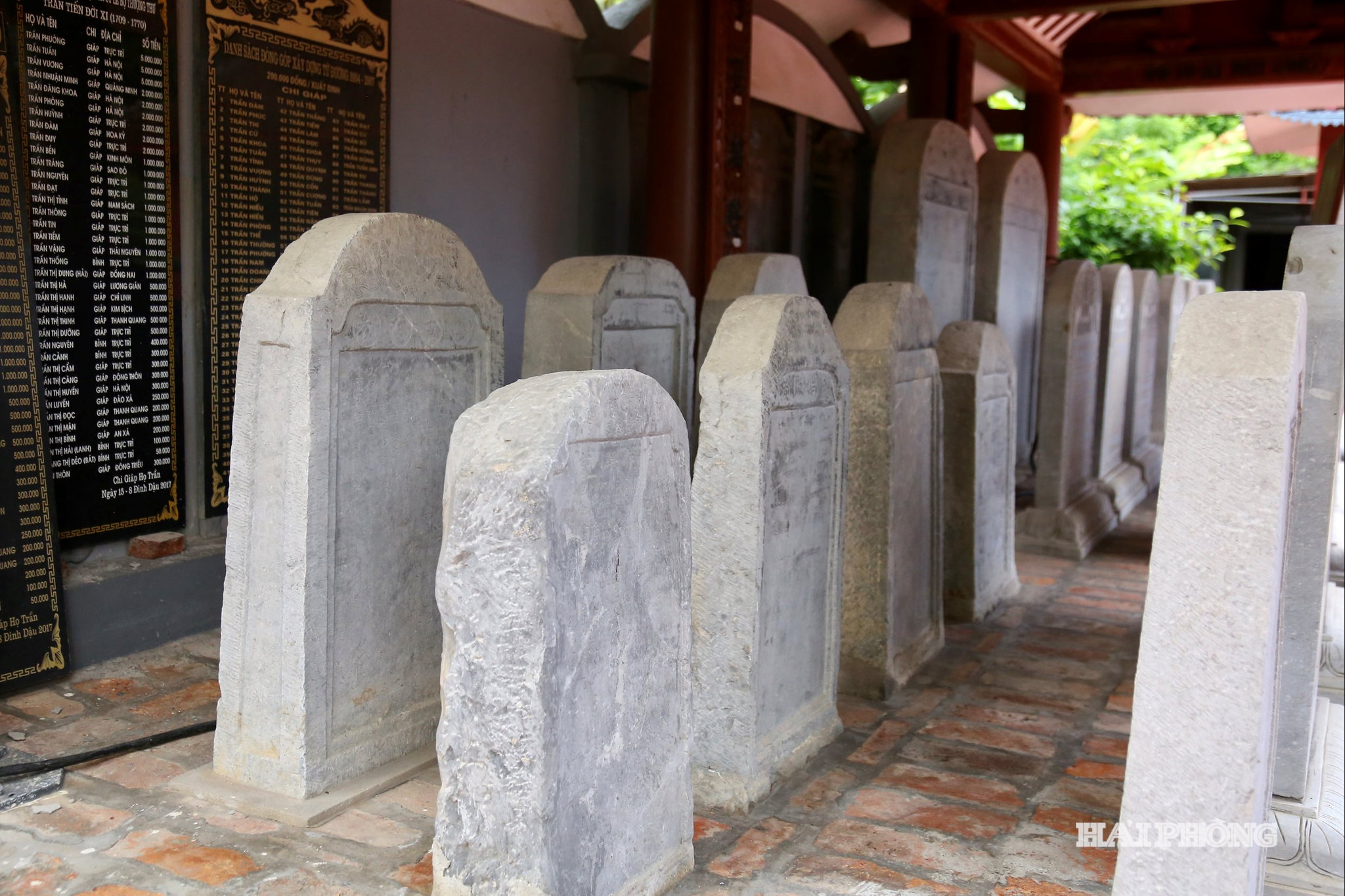 dong-ho-tran-dien-tri6.jpg