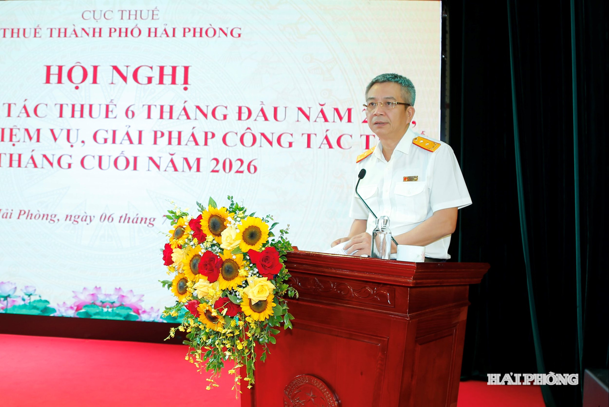 Đồng chí Mai Xuân Thành, Bí thư Đảng ủy, Cục trưởng Cục Thuế phát biểu chỉ đạo tại hội nghị.