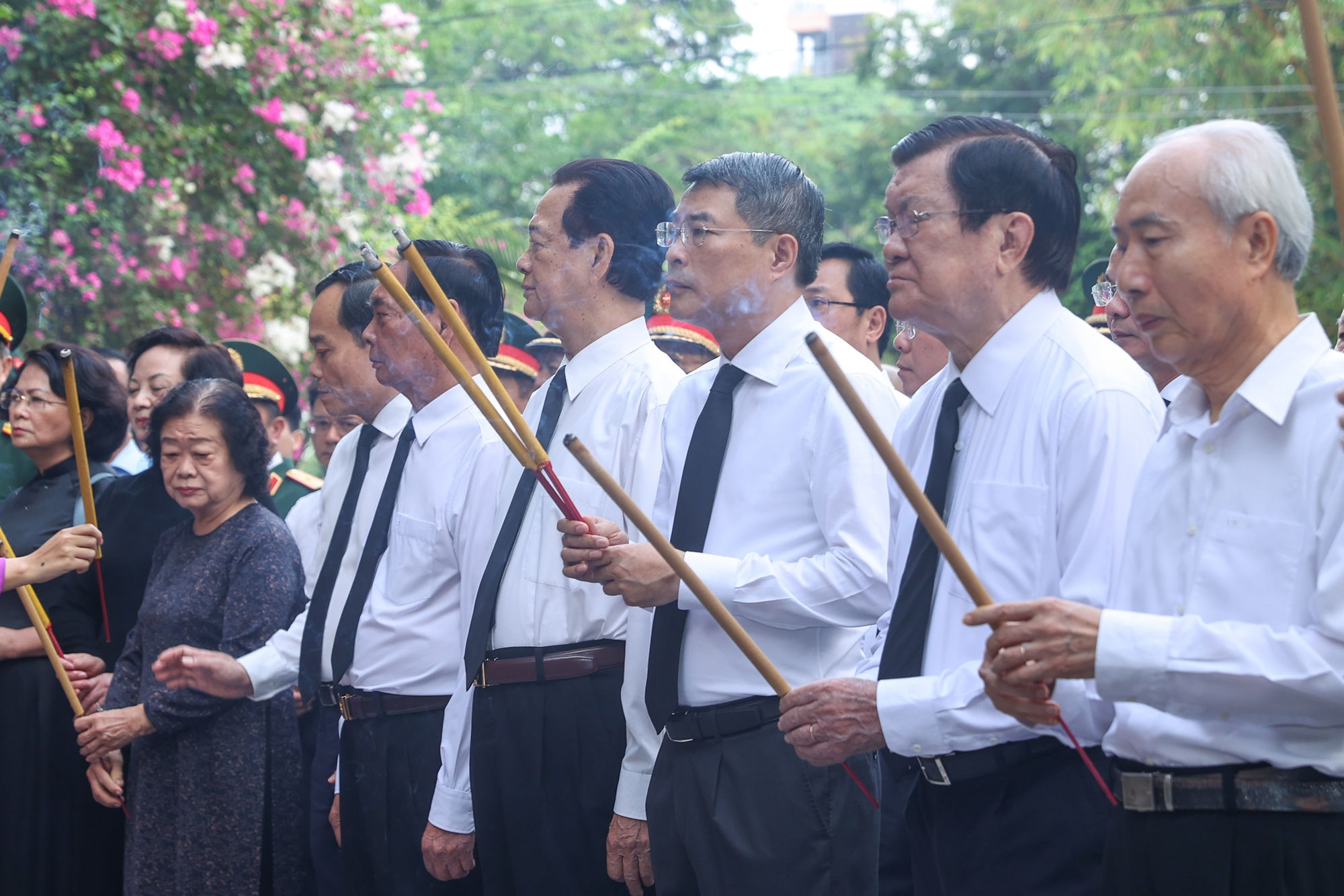 Thủ tướng Lê Minh Hưng: Bằng mọi giá, phải nỗ lực, quyết tâm cao nhất để tìm kiếm, quy tập và xác định danh tính hài cốt liệt sĩ- Ảnh 2.