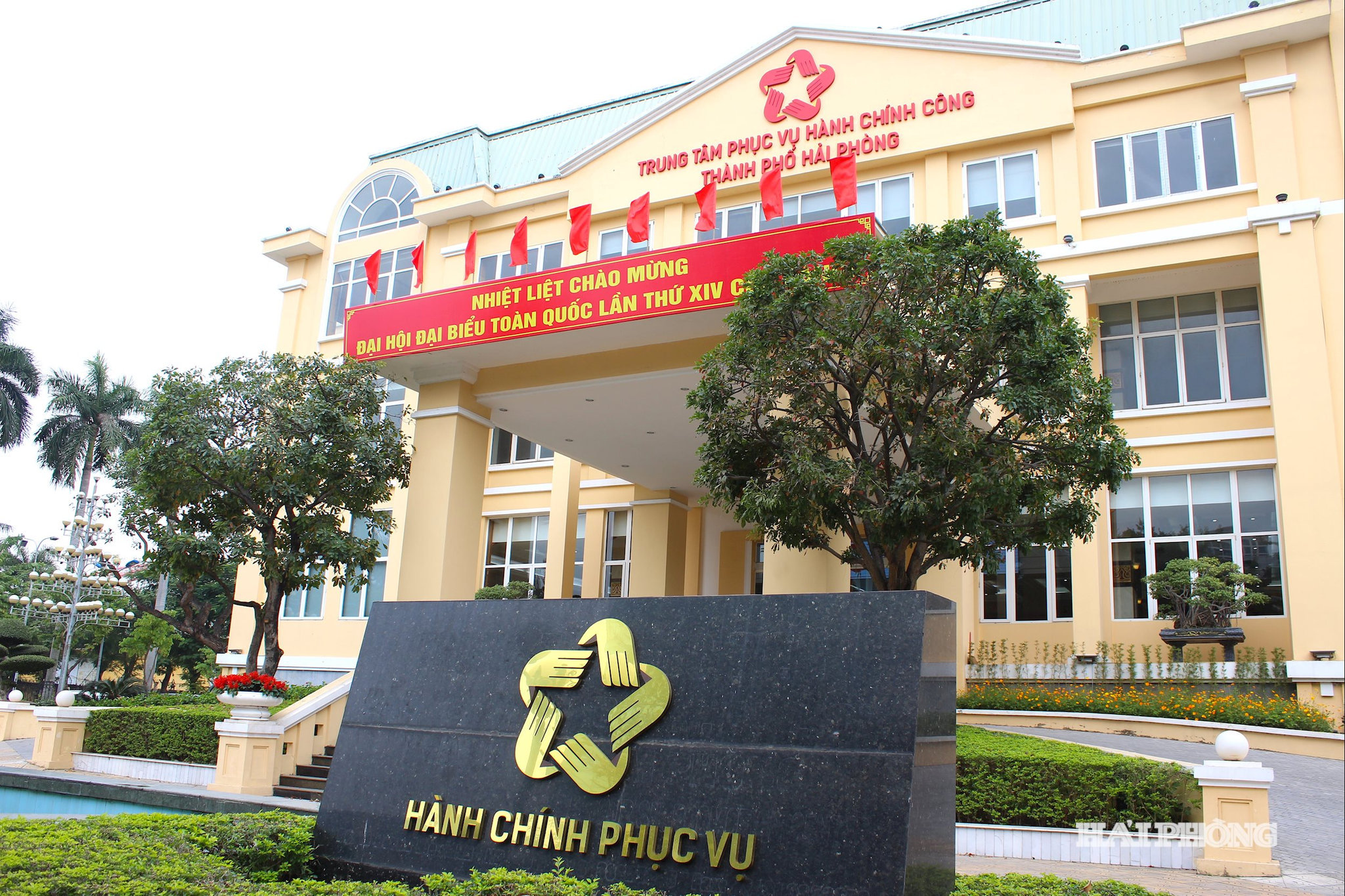 hanh-chinh-cong.jpg