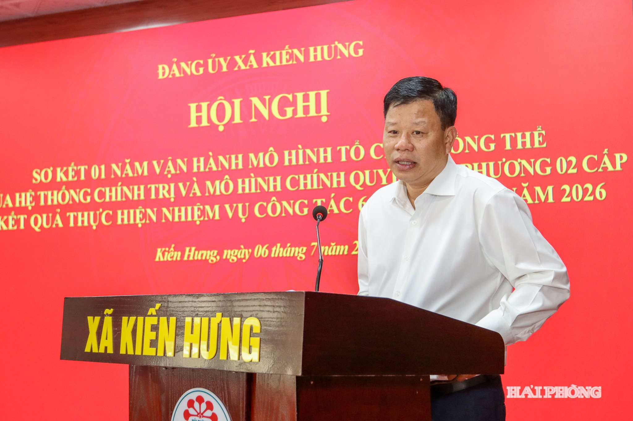 Đồng chí Lê Trung Kiên, Ủy viên Ban Thường vụ Thành ủy, Phó Chủ tịch UBND thành phố phát biểu tại hội nghị