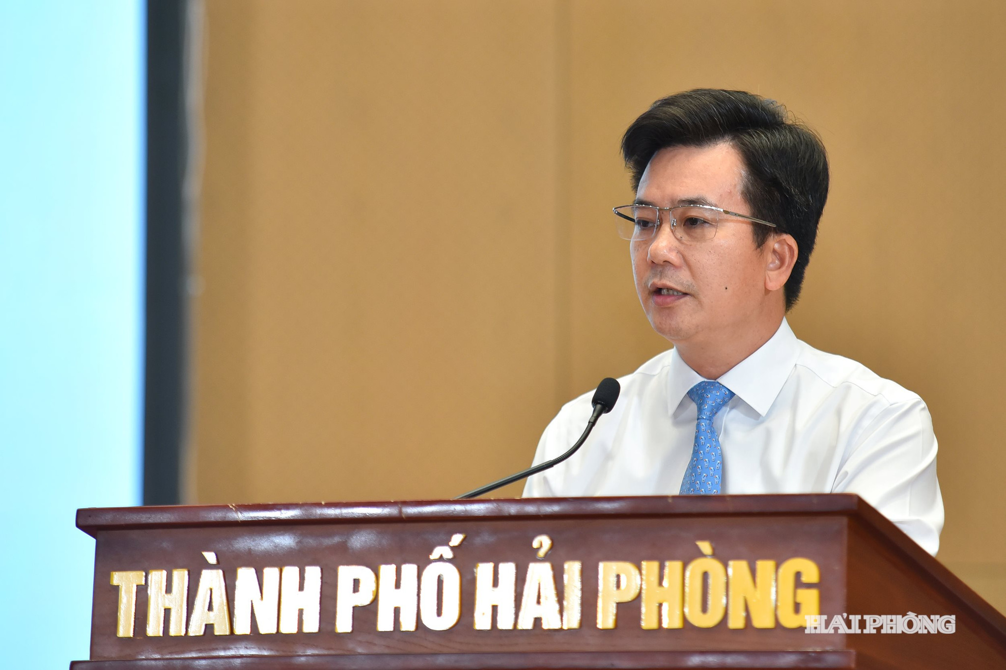 6-thang-ub5.jpg