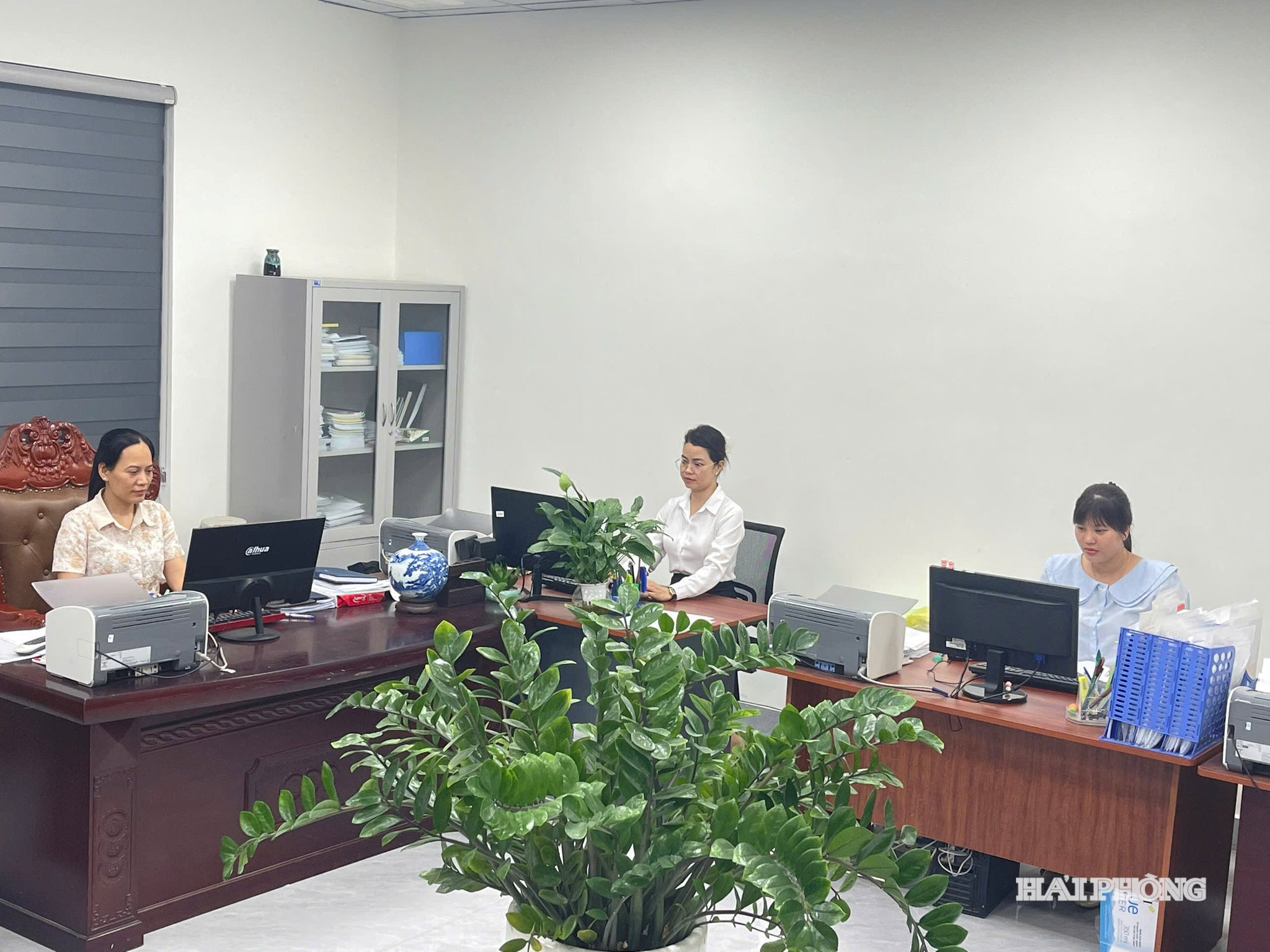 cong-chuc-2.jpg