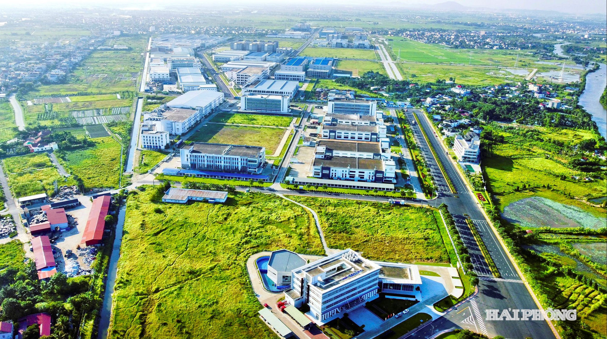 6 tháng năm 2026, kinh tế - xã hội thành phố đạt nhiều kết quả tích cực. Tăng trưởng GRDP thành phố đạt 11,33%, dẫn đầu trong 7 thành phố trực thuộc trung ương, đứng thứ 3 cả nước và thứ 2 vùng đồng bằng sông Hồng, cao nhất trong 5 năm trở lại đây.
