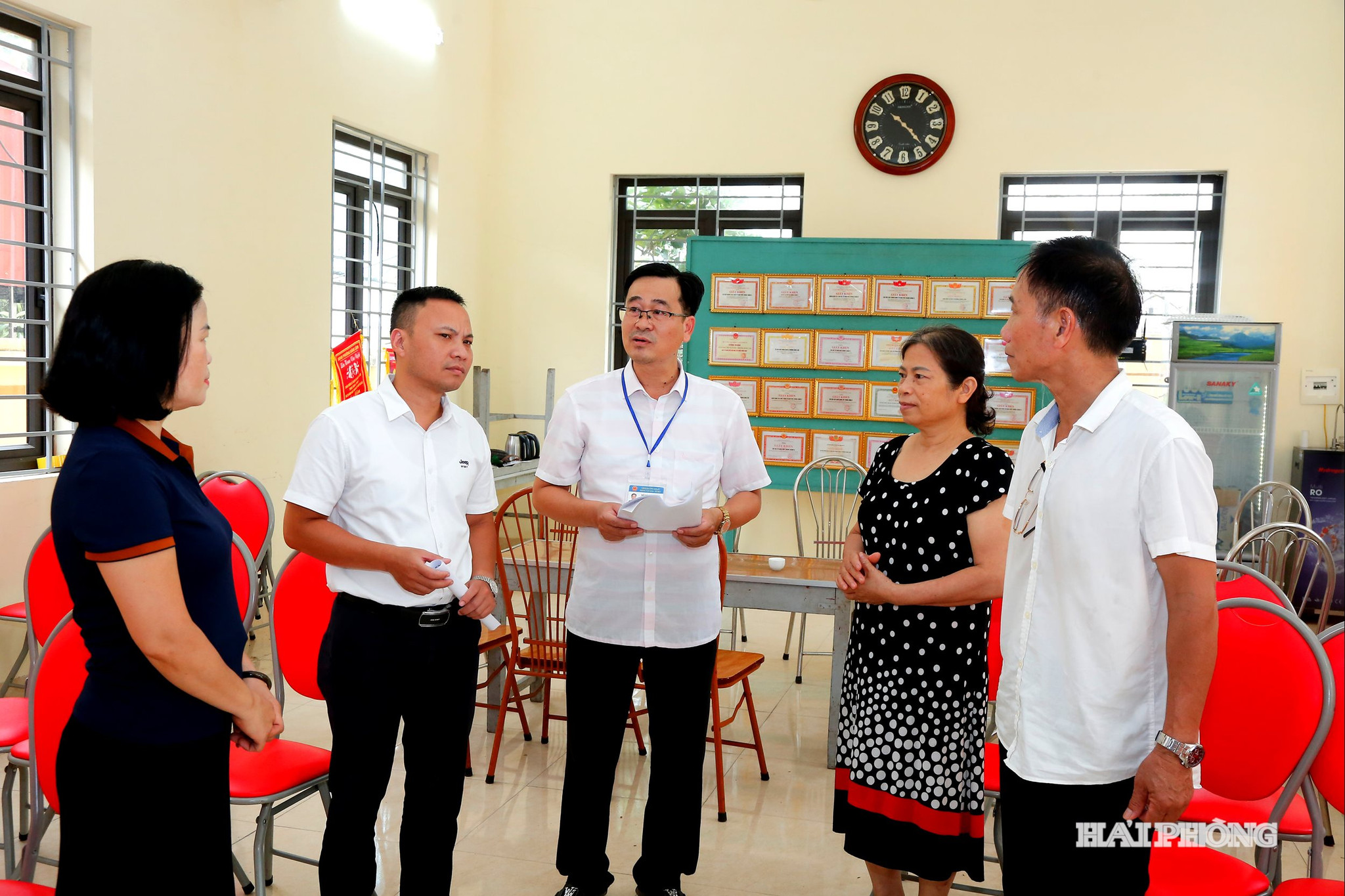Phường Hải An, trước sắp xếp có gần 160 người hoạt động không chuyên trách tại các tổ dân phố. Sau sắp xếp đã giảm xuống còn 117 người hoạt động tại 40 tổ dân phố trên địa bàn.