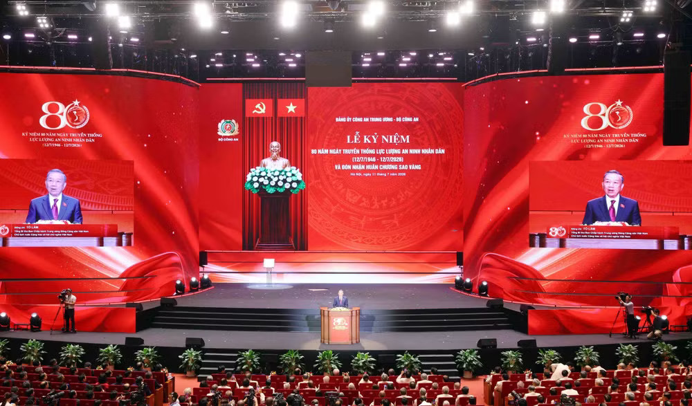 Tổng Bí thư, Chủ tịch nước Tô Lâm phát biểu chỉ đạo. (Ảnh: Phạm Kiên/TTXVN) tong-bi-thu-chu-tich-nuoc-to-lam-du-le-ky-niem-80-nam-ngay-truyen-thong-luc-luong-an-ninh-nhan-dan-25.jpg